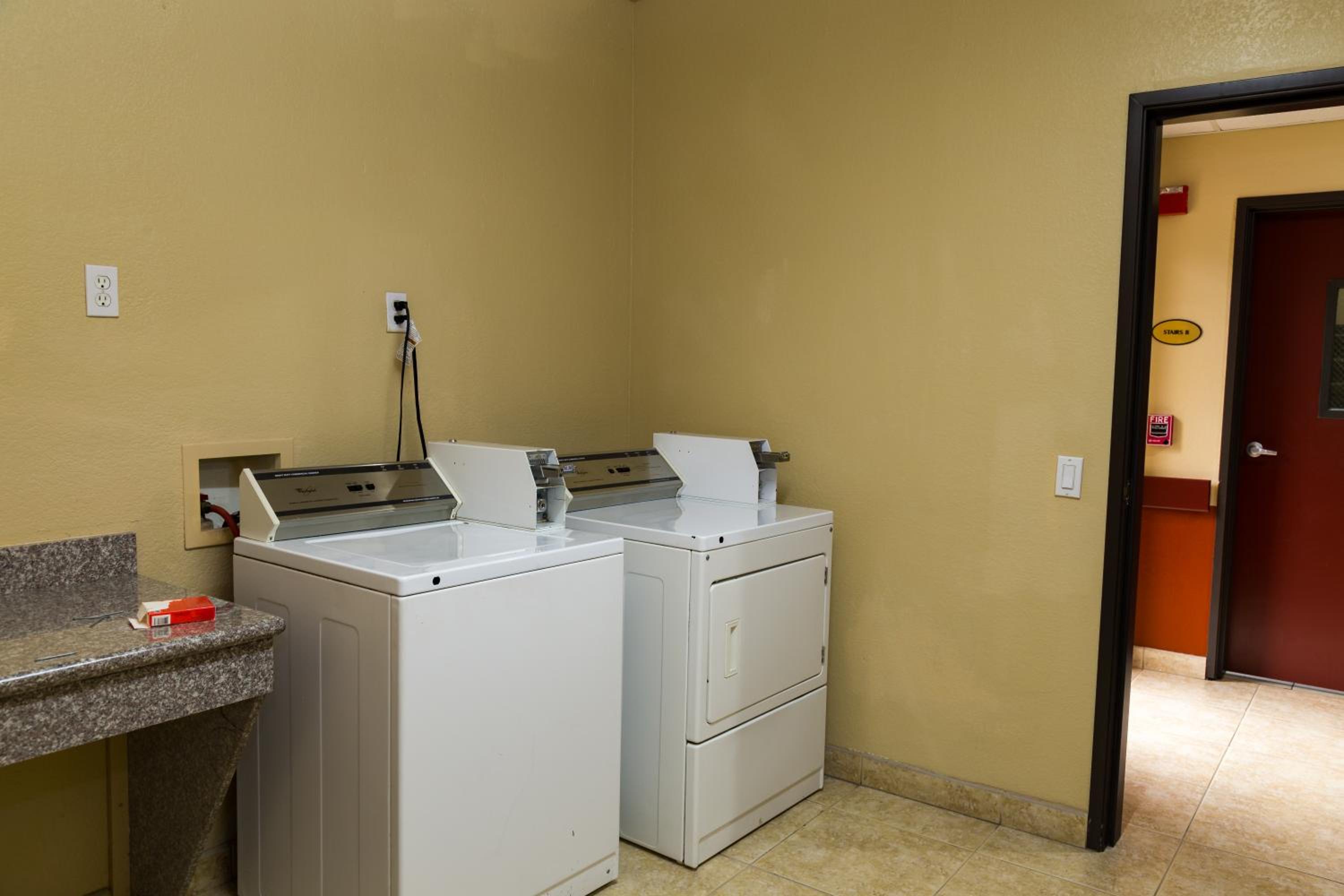Red Lion Inn Suites IAH Airport East - Property Image 47