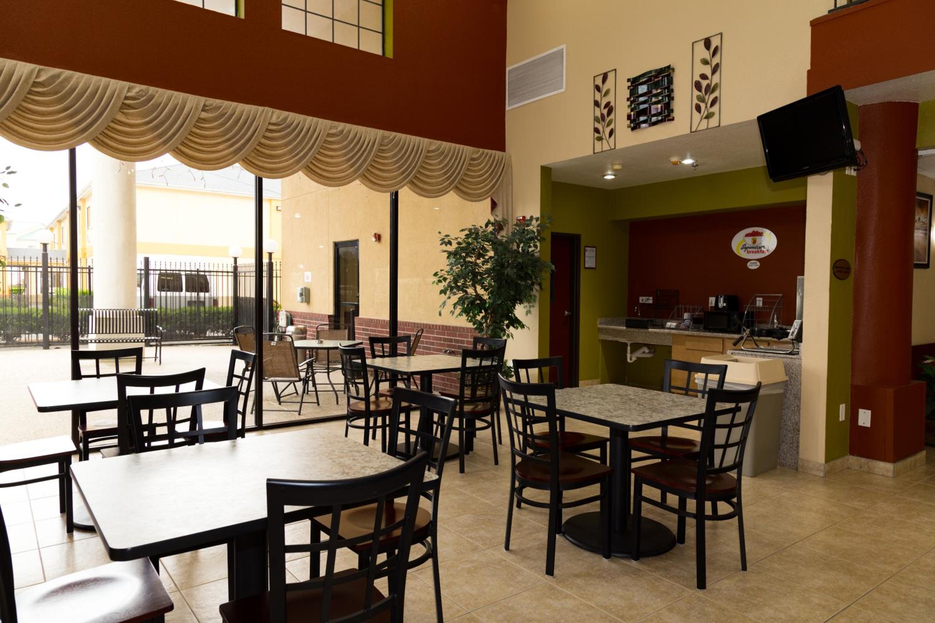 Red Lion Inn Suites IAH Airport East - Property Image 48