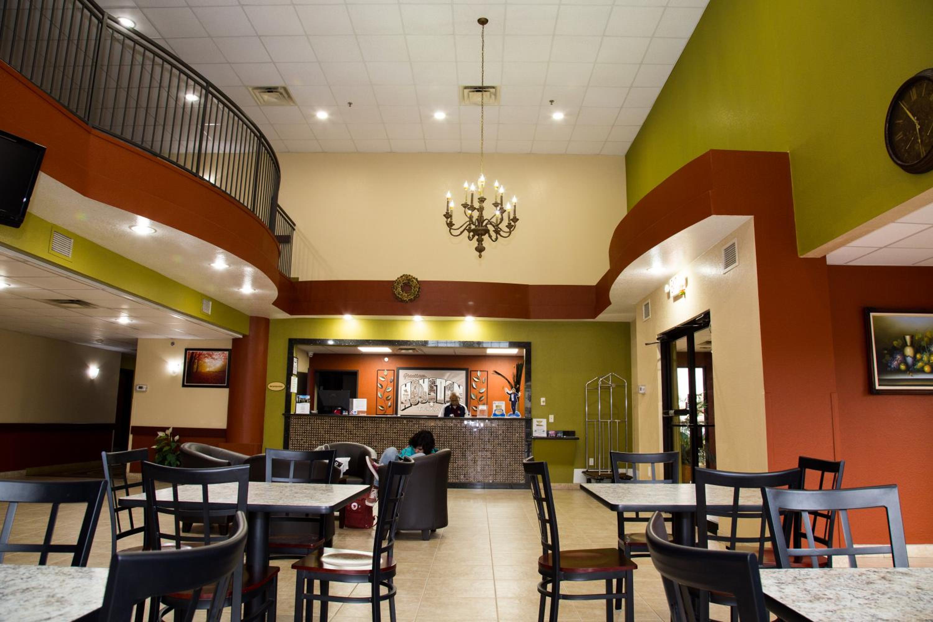 Red Lion Inn Suites IAH Airport East - Property Image 49