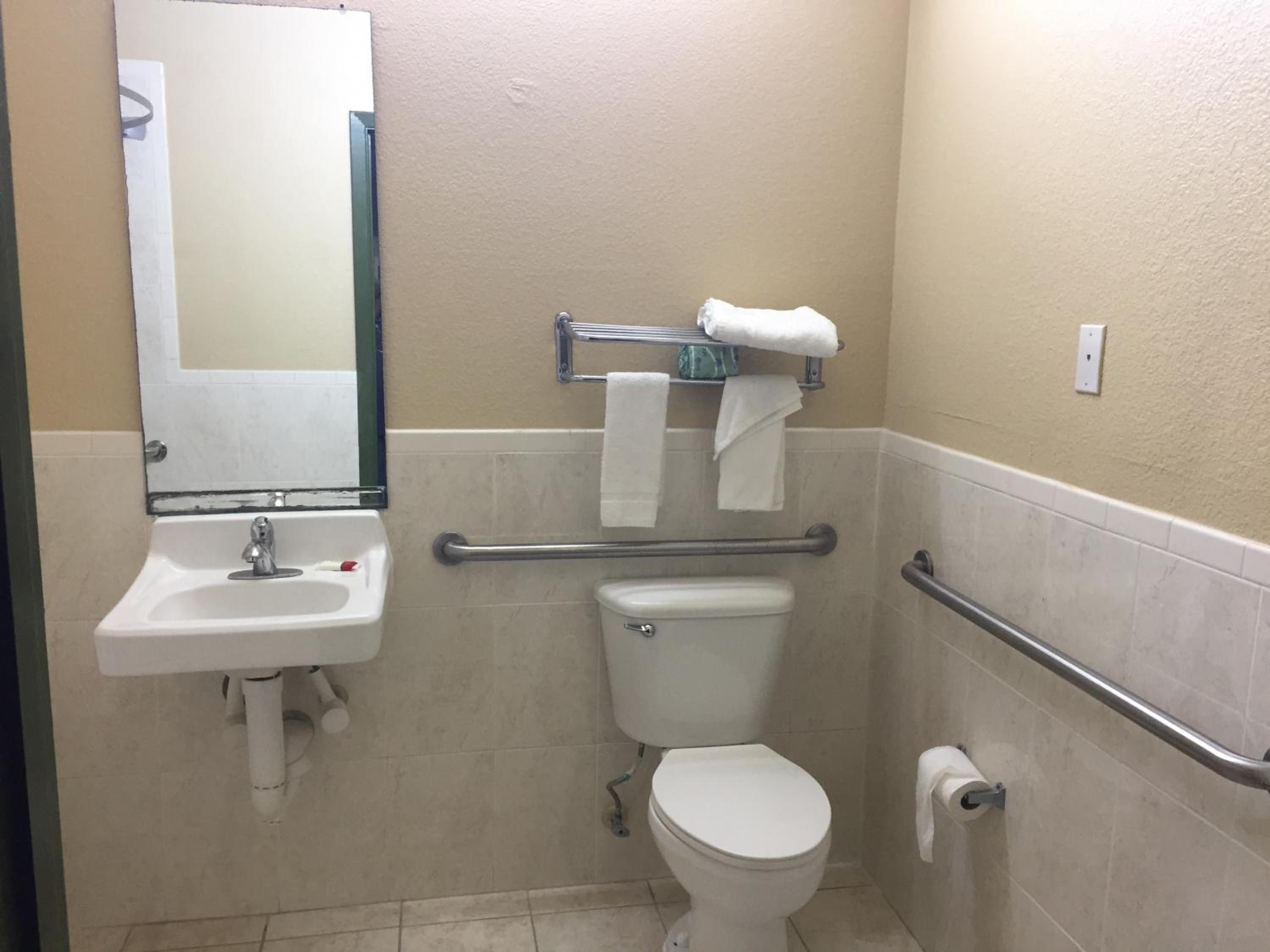 Red Lion Inn Suites IAH Airport East - Property Image 35