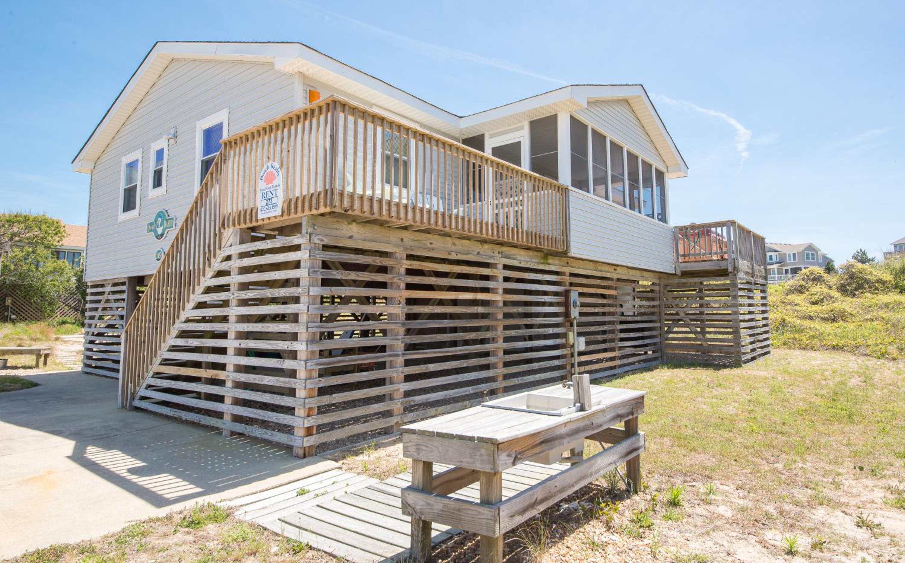 Duck Dazed - Carolina Dunes, Oceanside, Ocean View, 125 Yds to Beach, Hot Tub, Pets OK