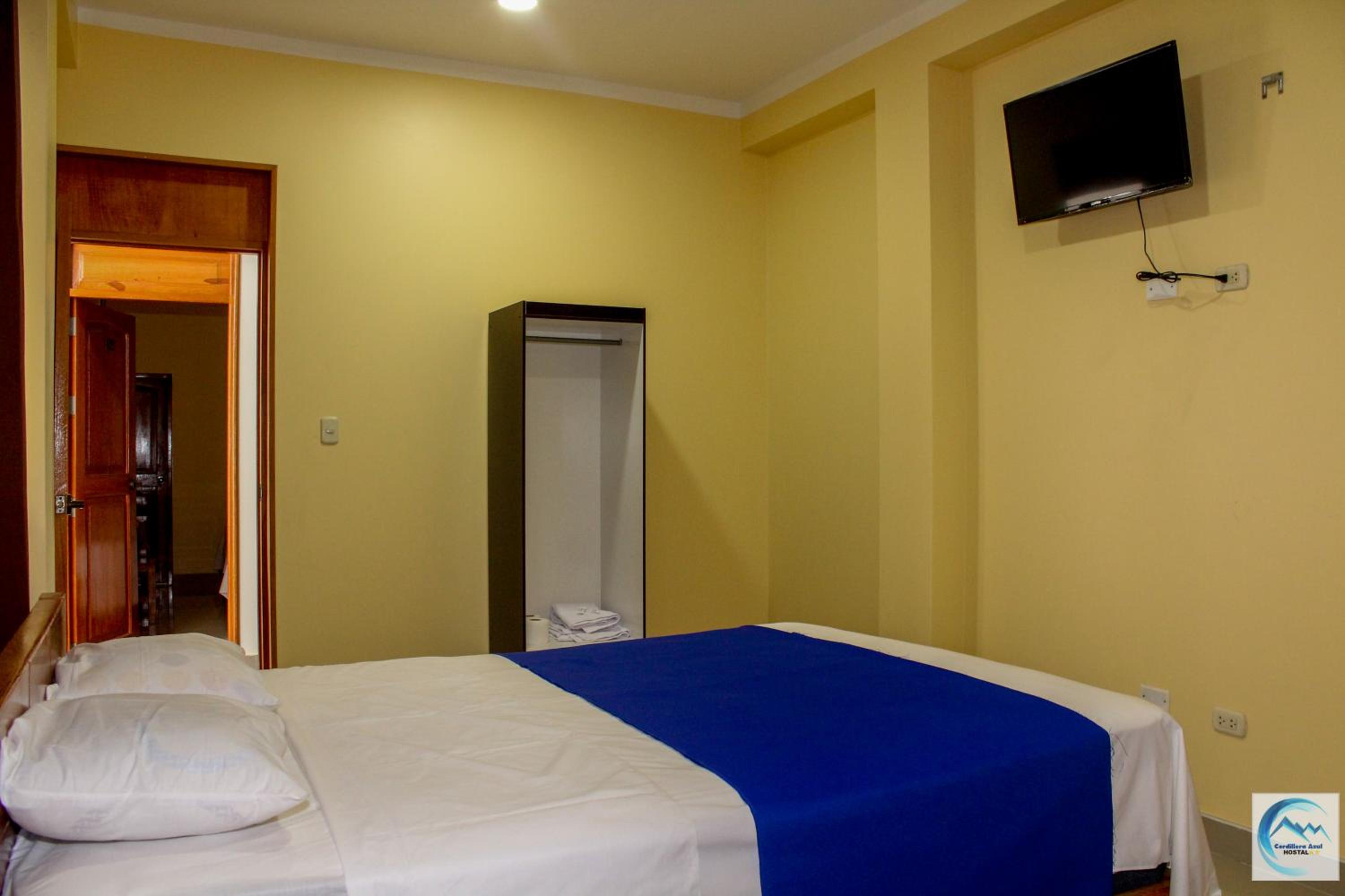 Hostal Cordillera Azul
