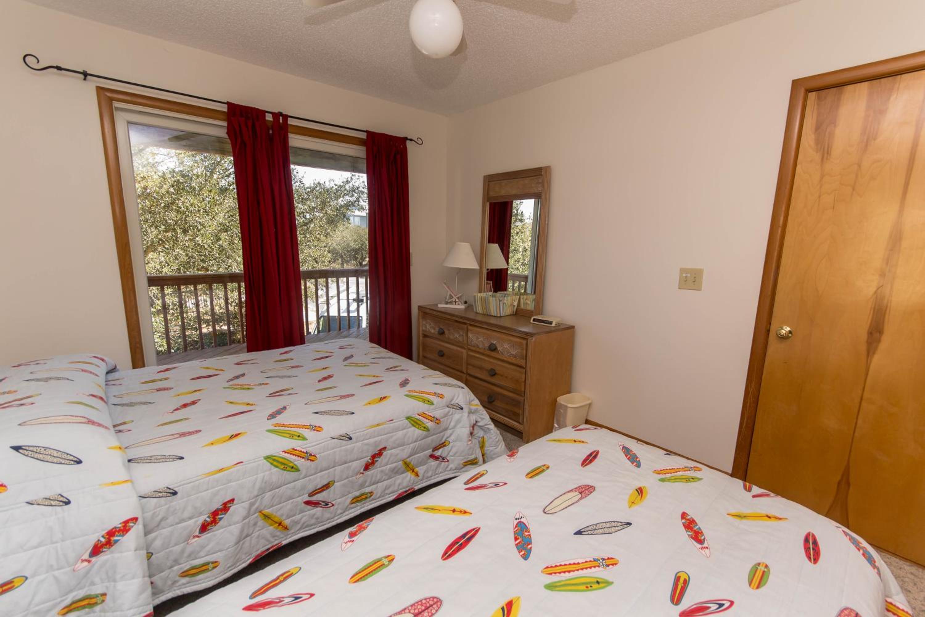 Misty Blue - Corolla, Ocean Sands, 200 Yards to Beach, Ocean View, Pets OK, Flex Stays Year Rnd