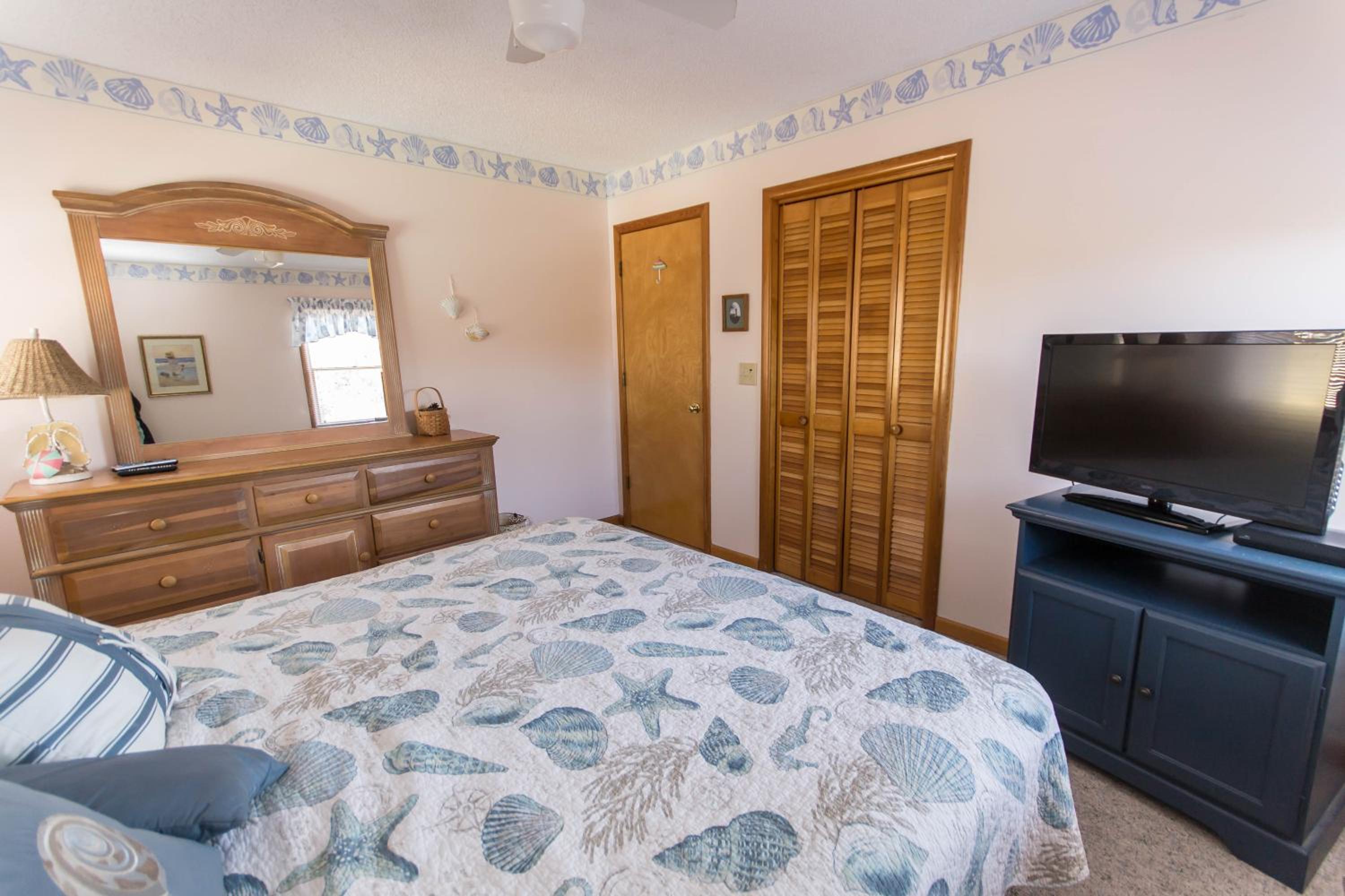 Misty Blue - Corolla, Ocean Sands, 200 Yards to Beach, Ocean View, Pets OK, Flex Stays Year Rnd