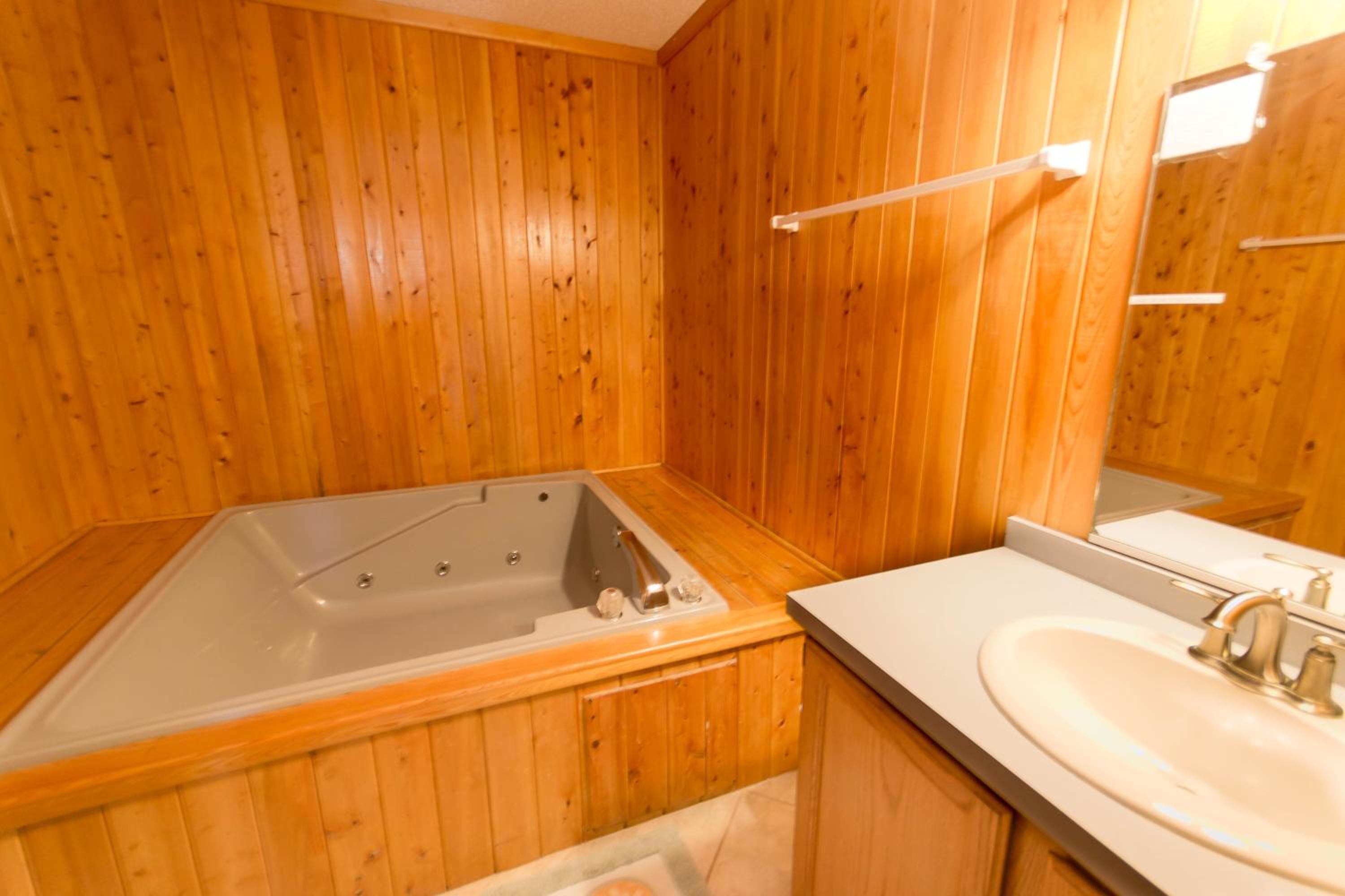 Misty Blue - Corolla, Ocean Sands, 200 Yards to Beach, Ocean View, Pets OK, Flex Stays Year Rnd