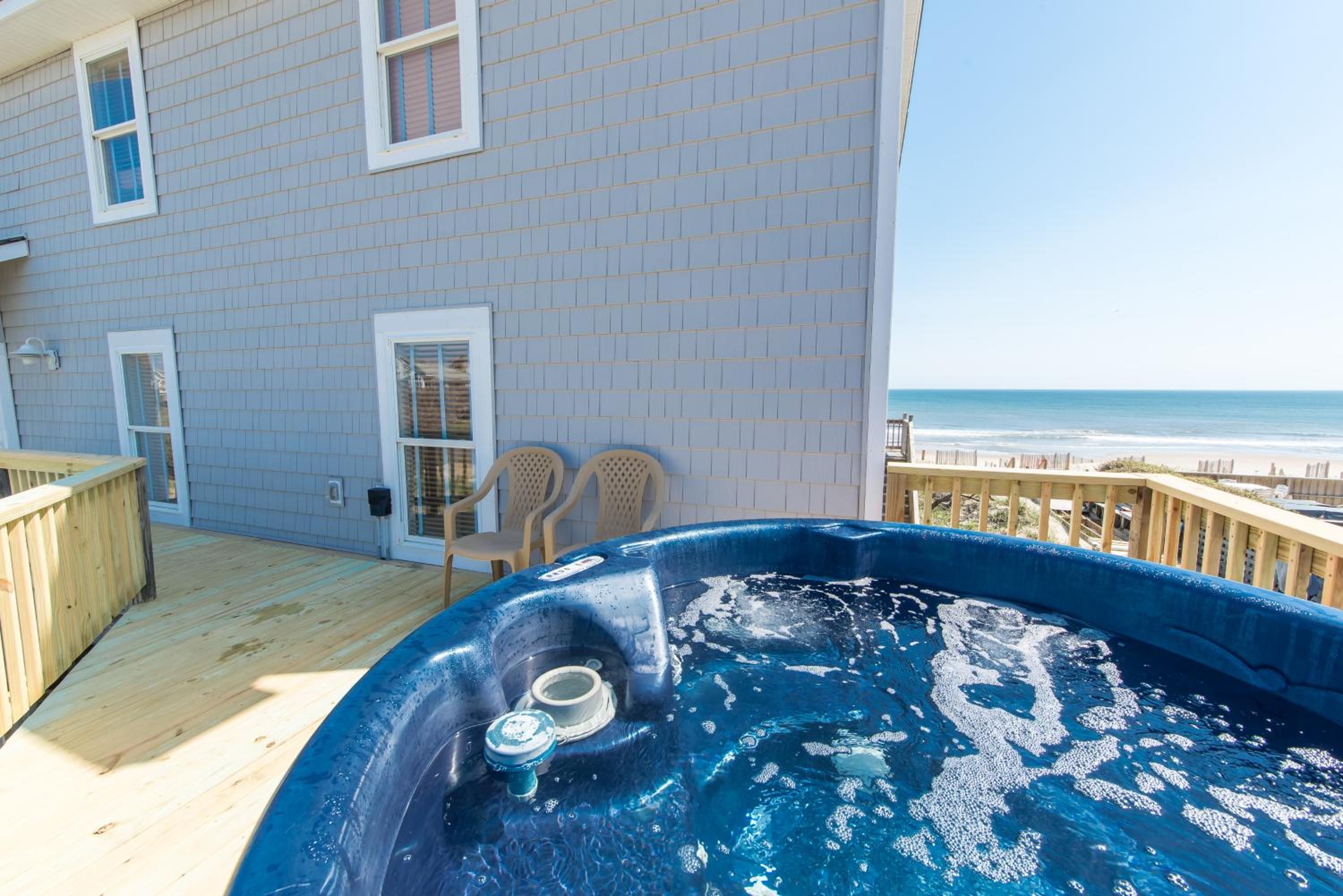 York - Duck, Carolina Dunes, Oceanfront, Ocean View, Hot Tub, Large Decks, Pets OK