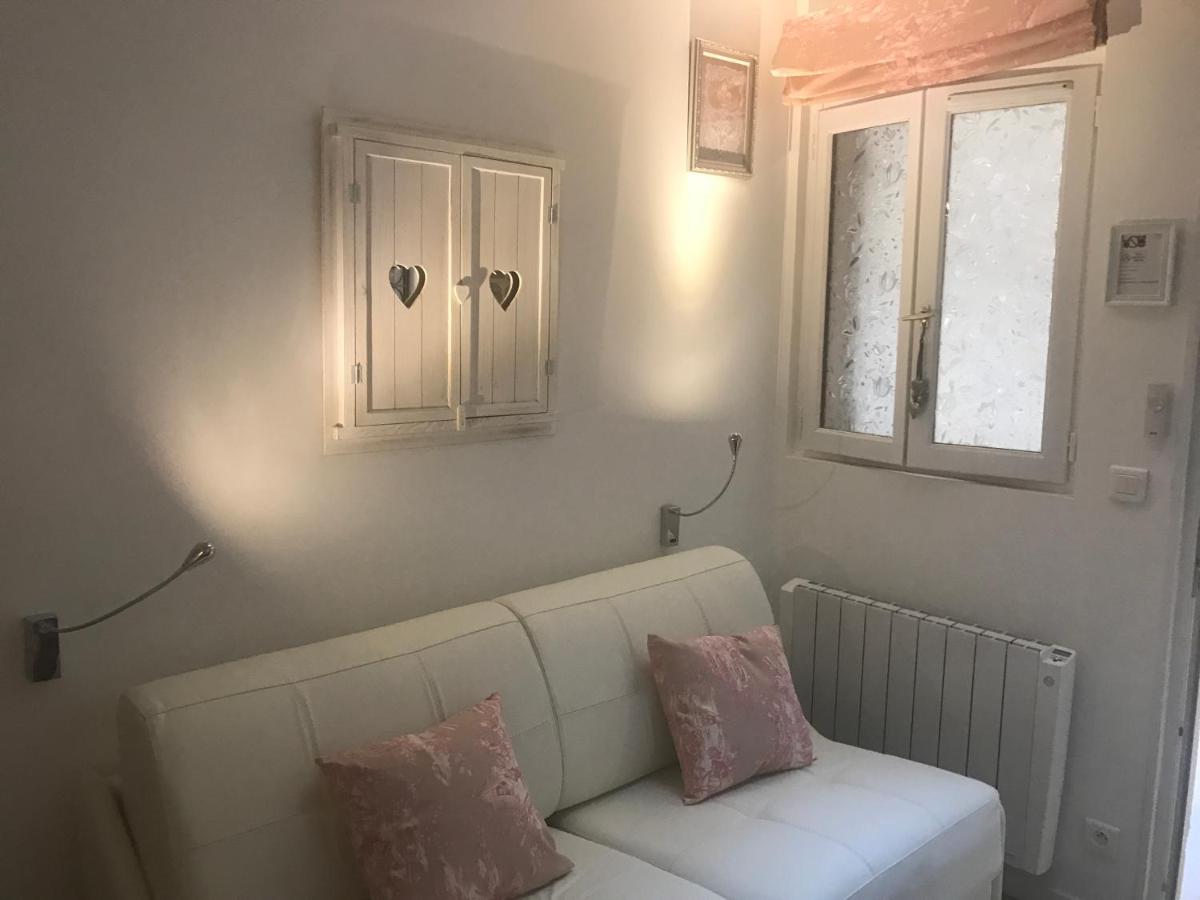Superb tiny house in heart of Paris 1st!