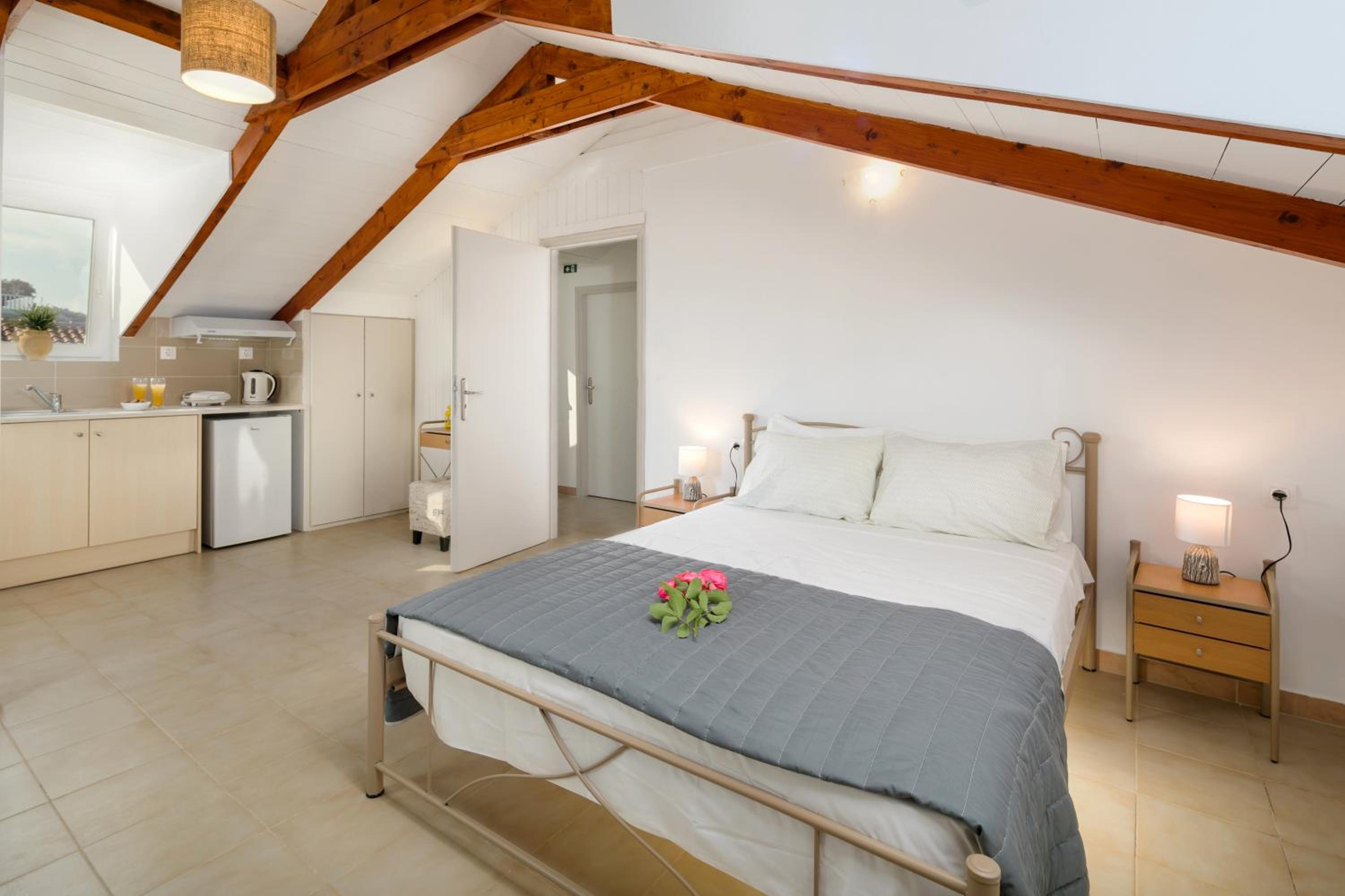 MARE BLU STUDIOS & SUITES