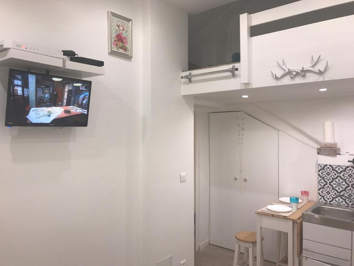 Superb tiny house in heart of Paris 1st!