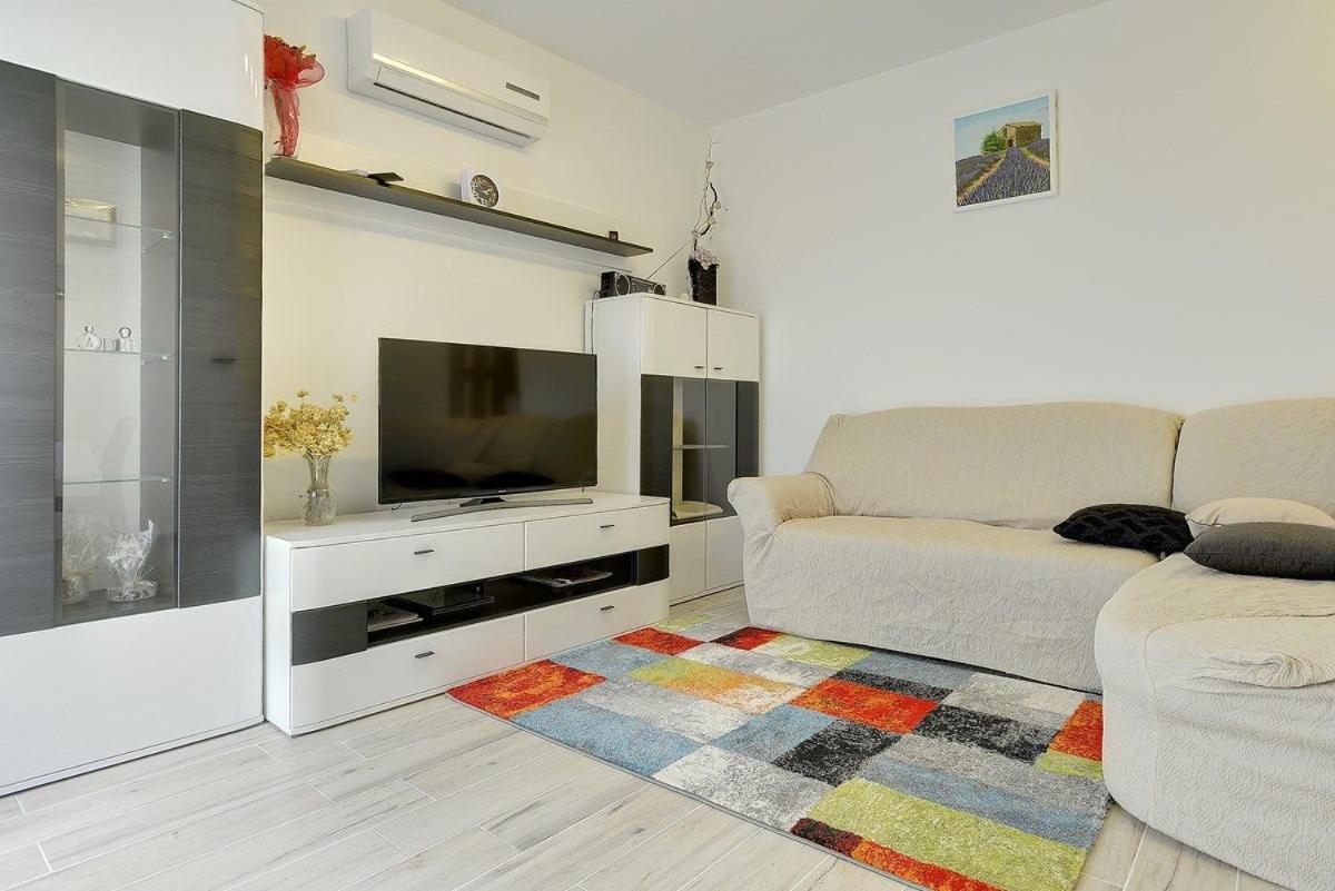 Apartments Elviana