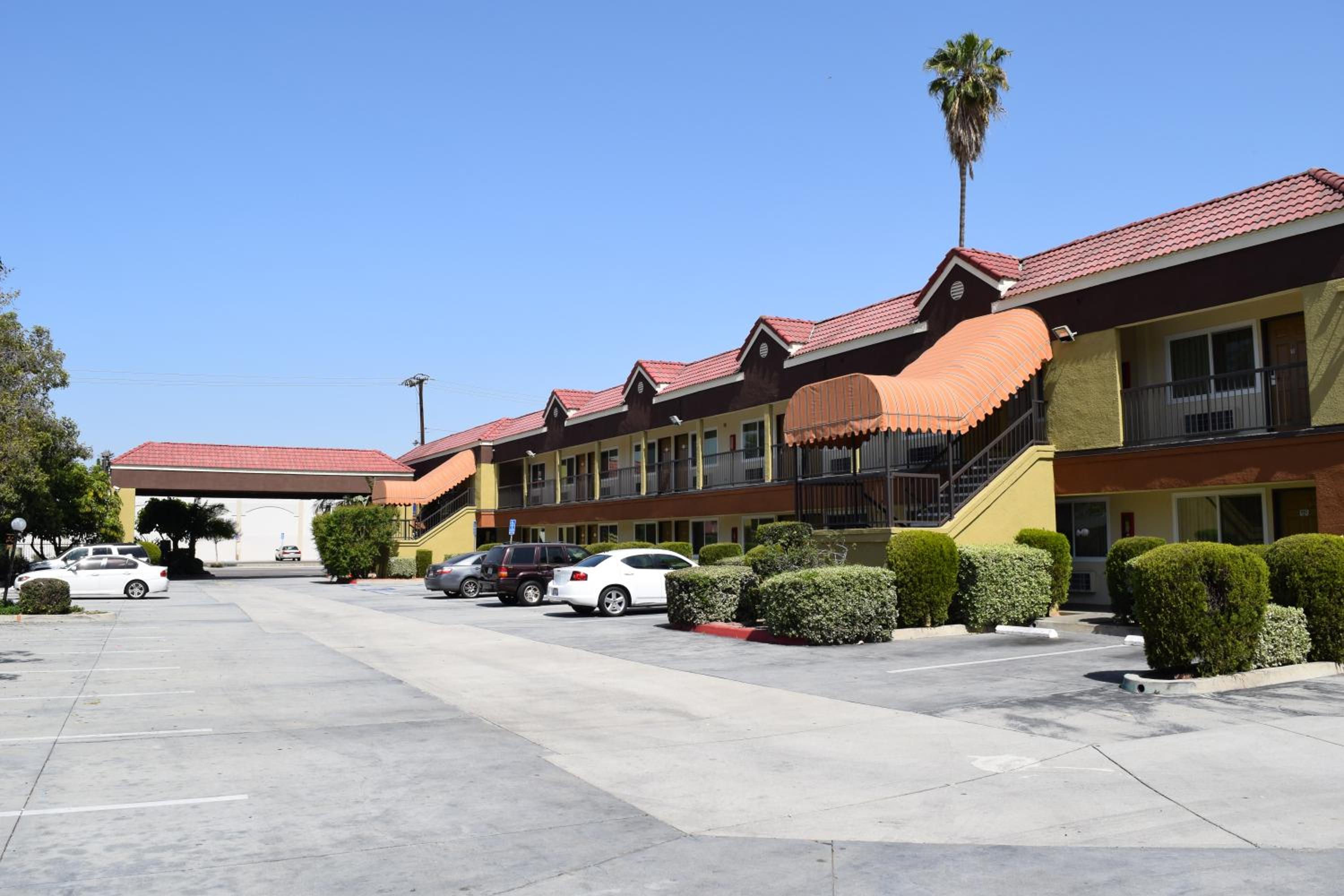 Budget Inn - Property Image 38
