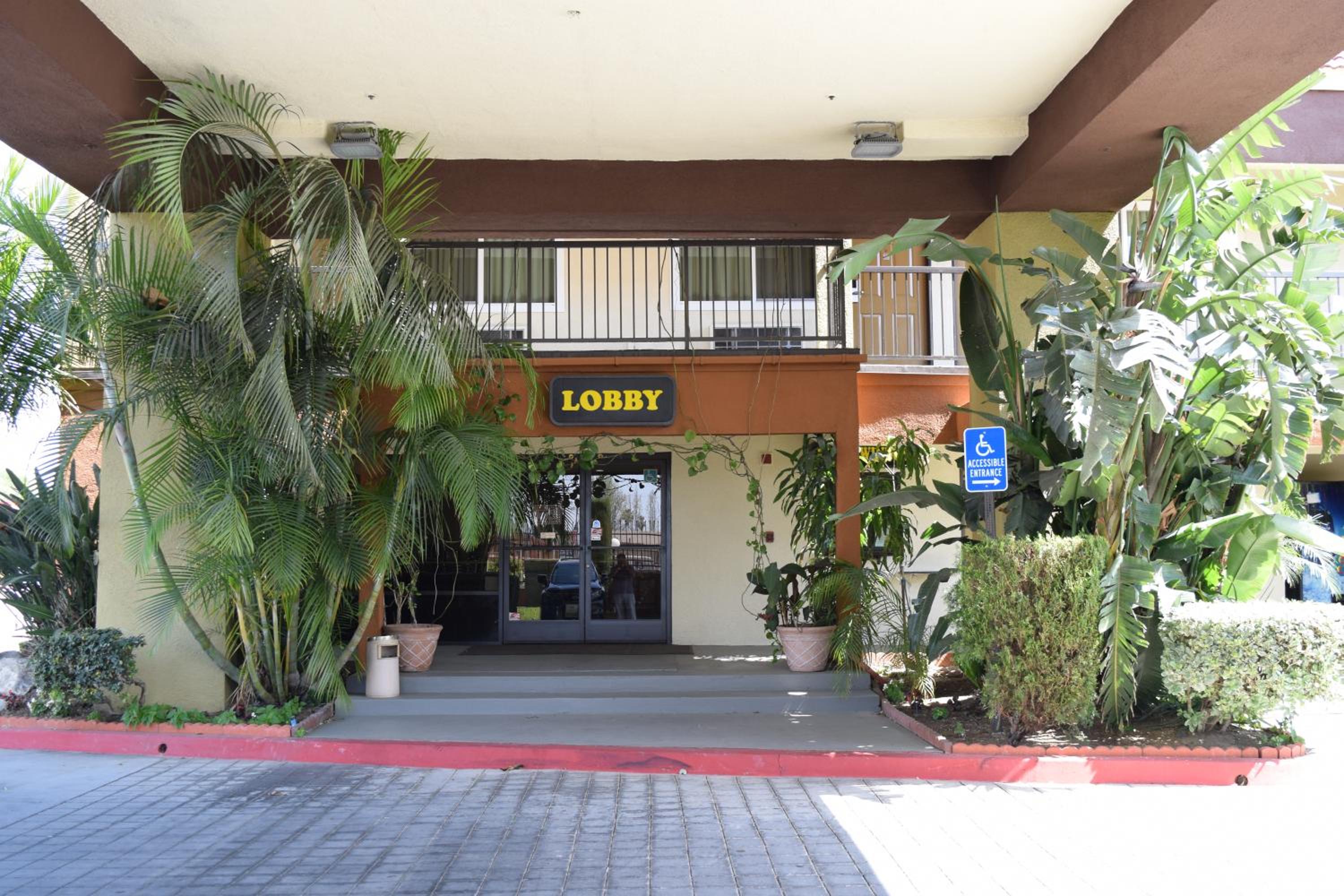 Budget Inn - Property Image 32