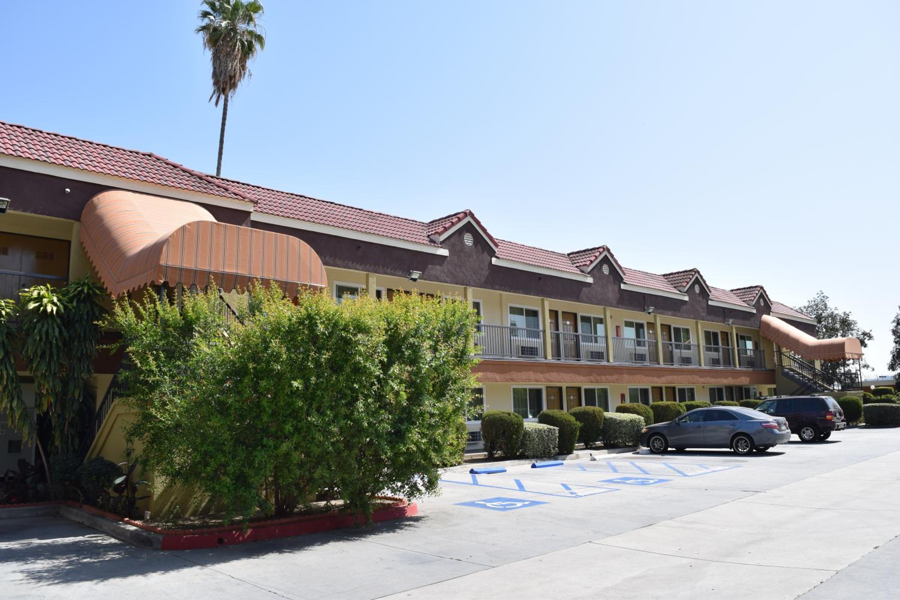 Budget Inn - Property Image 33