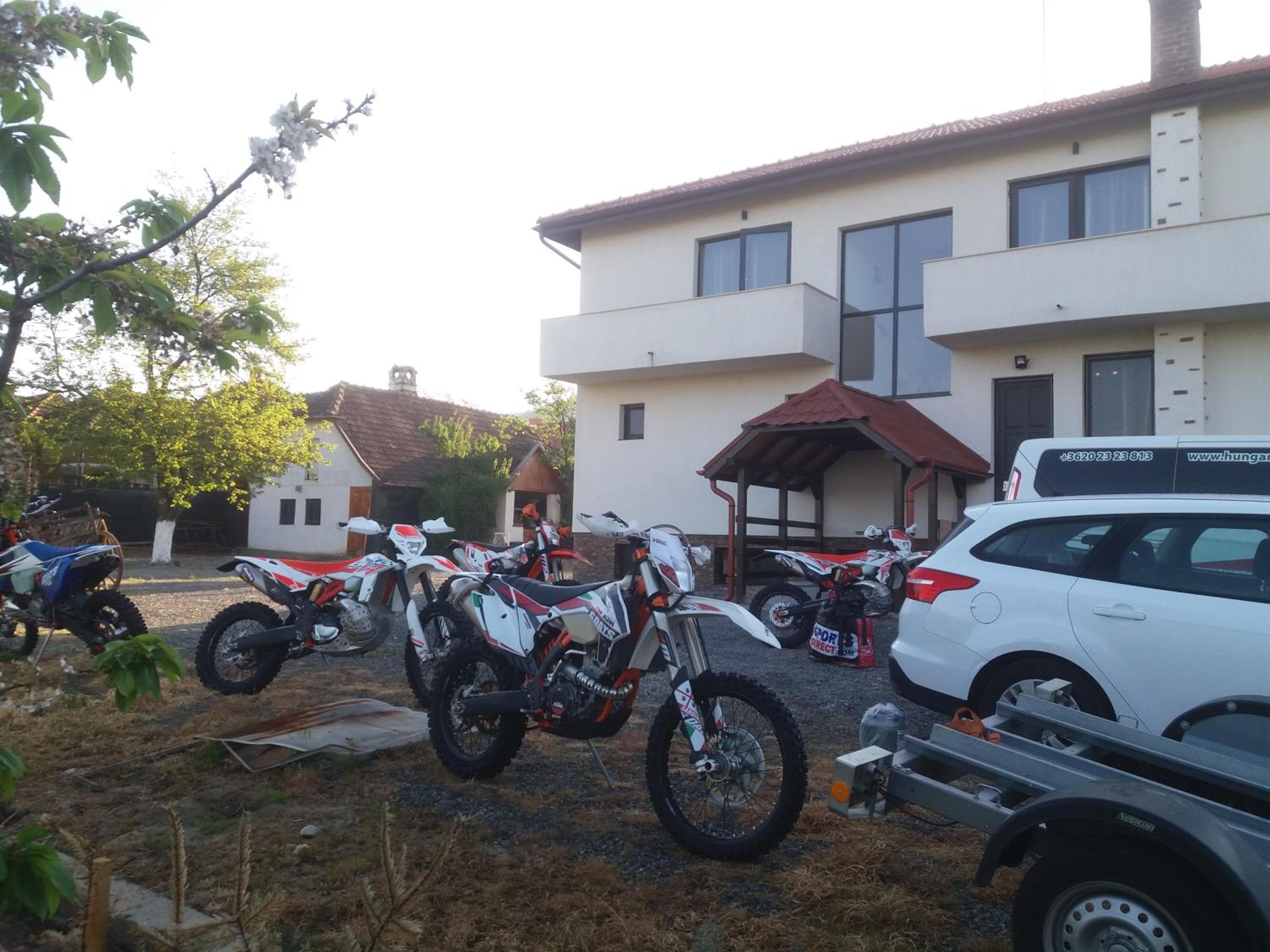 Photo 48