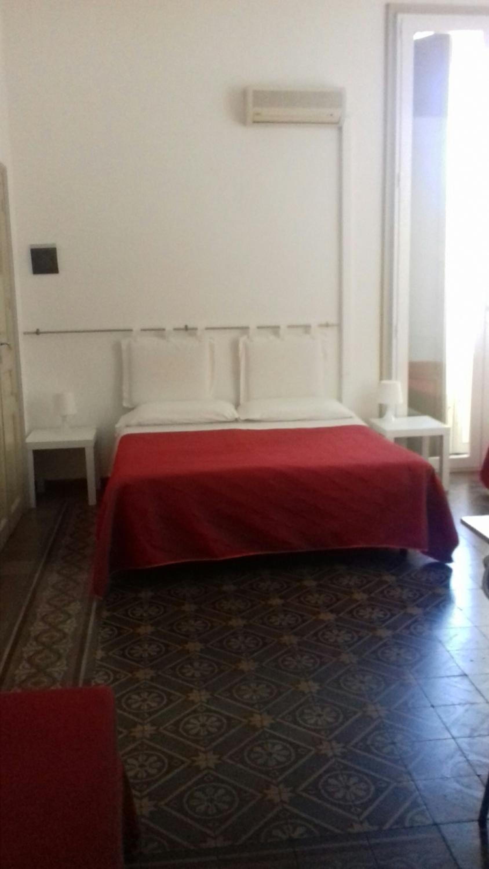 B&B CARAVAGGIO basic rooms near Ortigia view 5