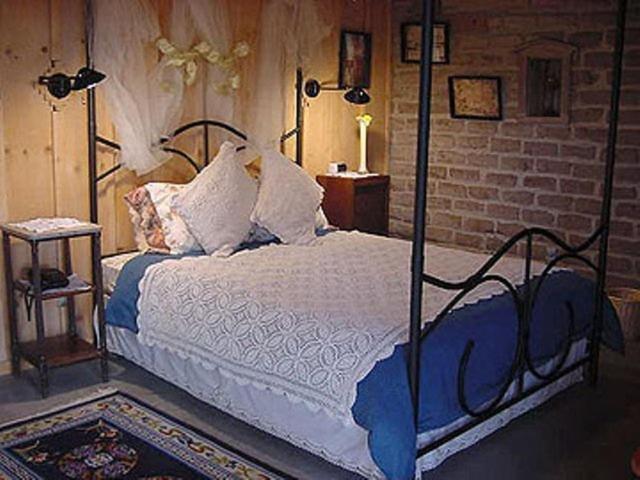 Silver River Adobe Inn Bed and Breakfast view 2