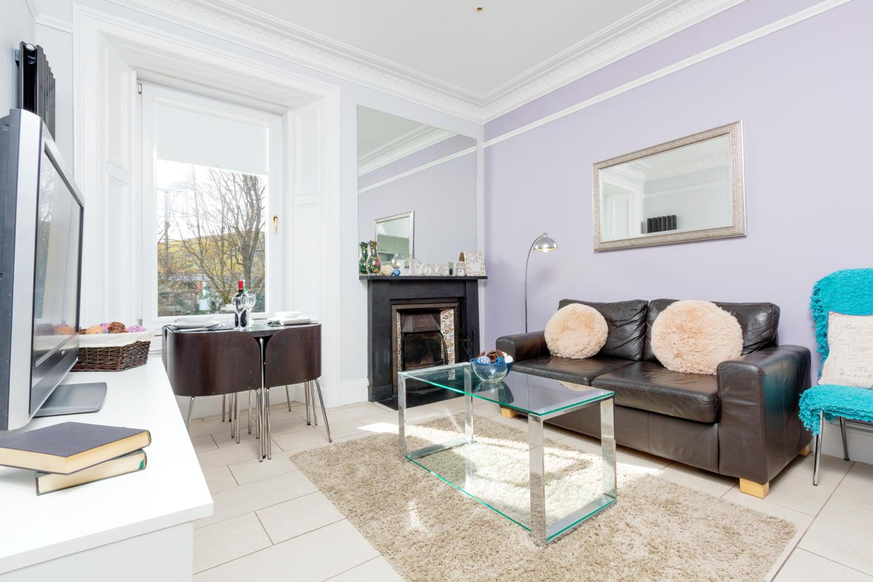 Edinburgh Near Centre Luxury Apartment view 3