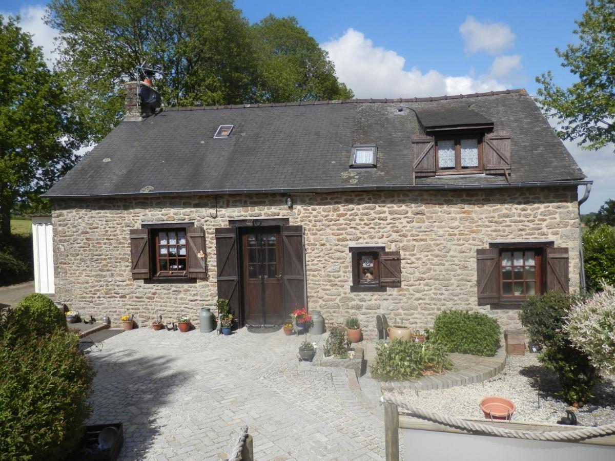 La petite Cretouffiere - Naturiste Accommodation - Adult Only view 5