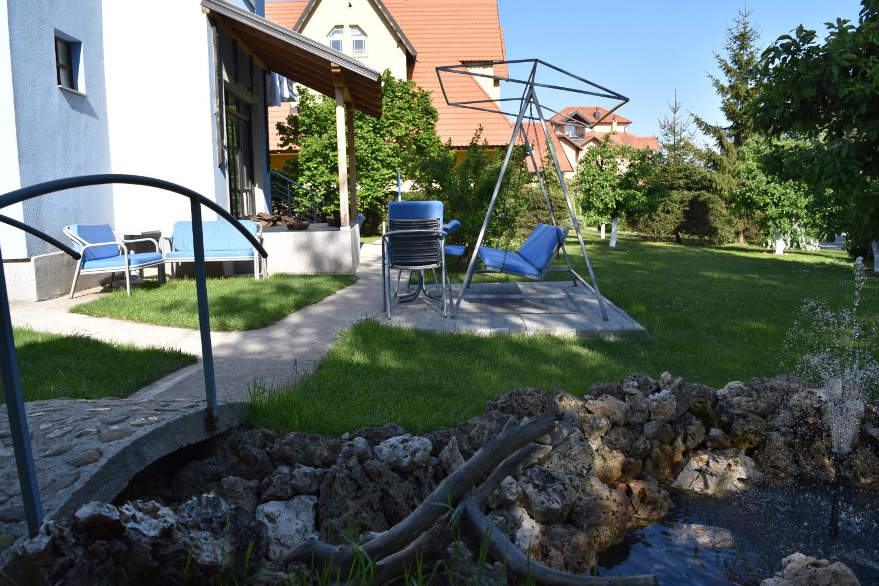 Photo 48