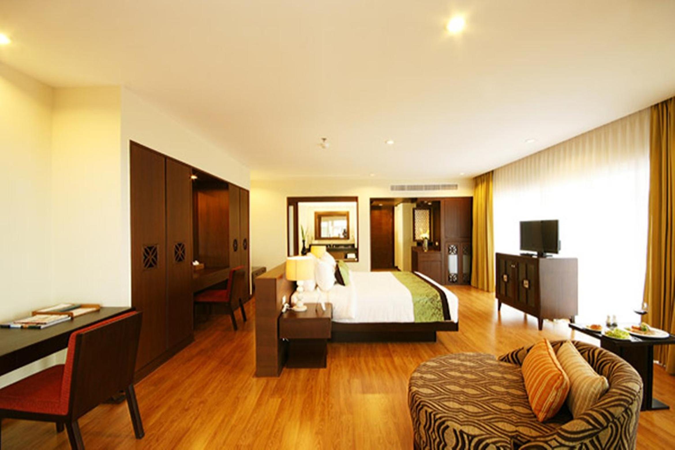 The Heritage Pattaya Beachfront Resort