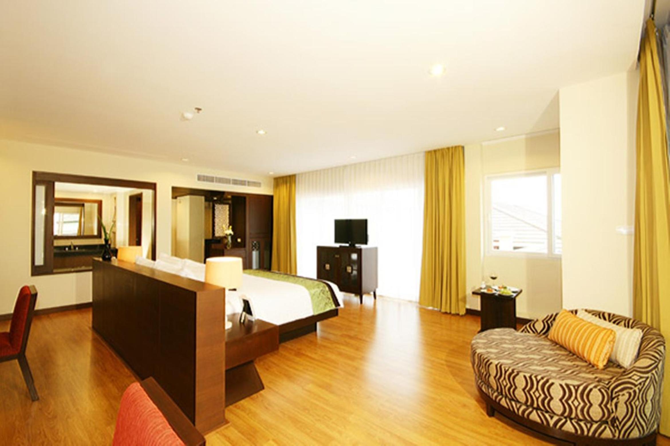 The Heritage Pattaya Beachfront Resort