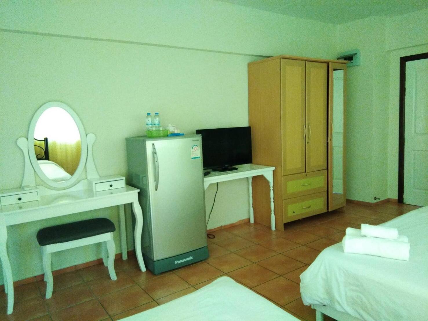 Lomsabai Apartments