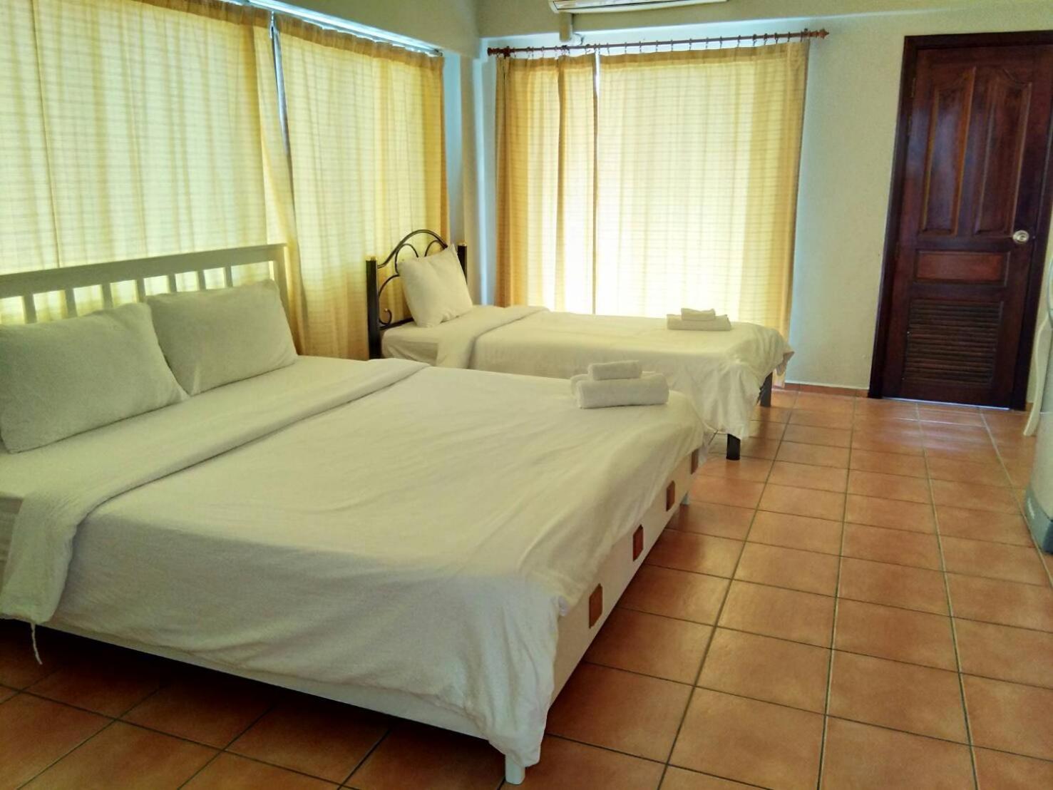 Lomsabai Apartments