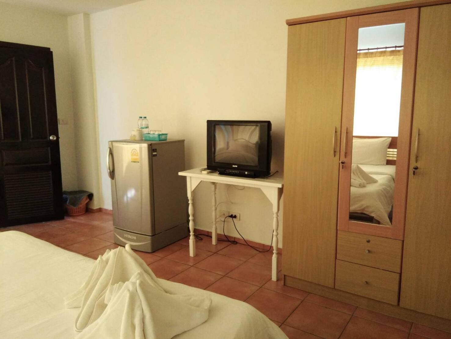 Lomsabai Apartments