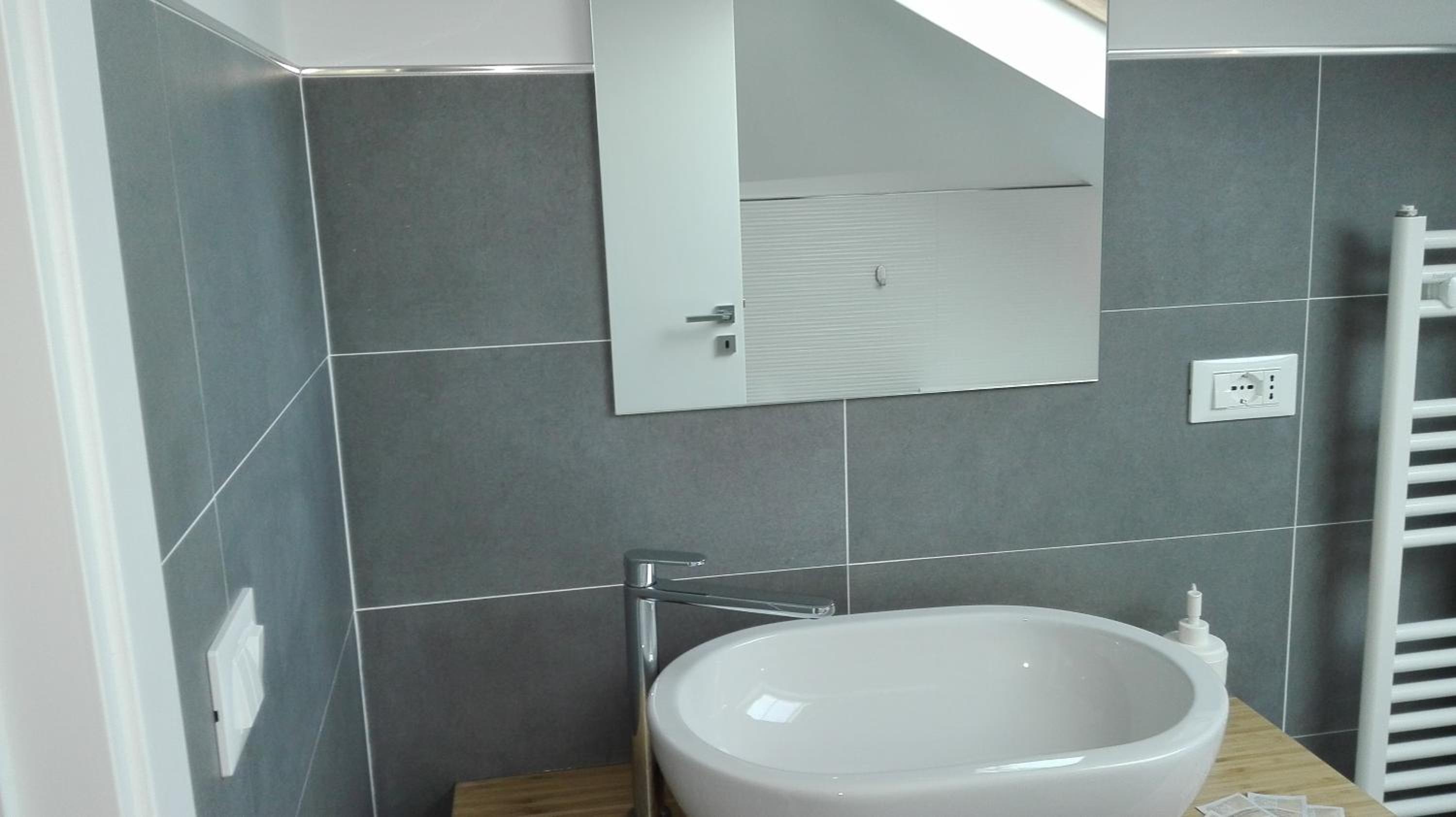 Tivoli ShortLets - Catania en San Gregorio di Catania — bathroom