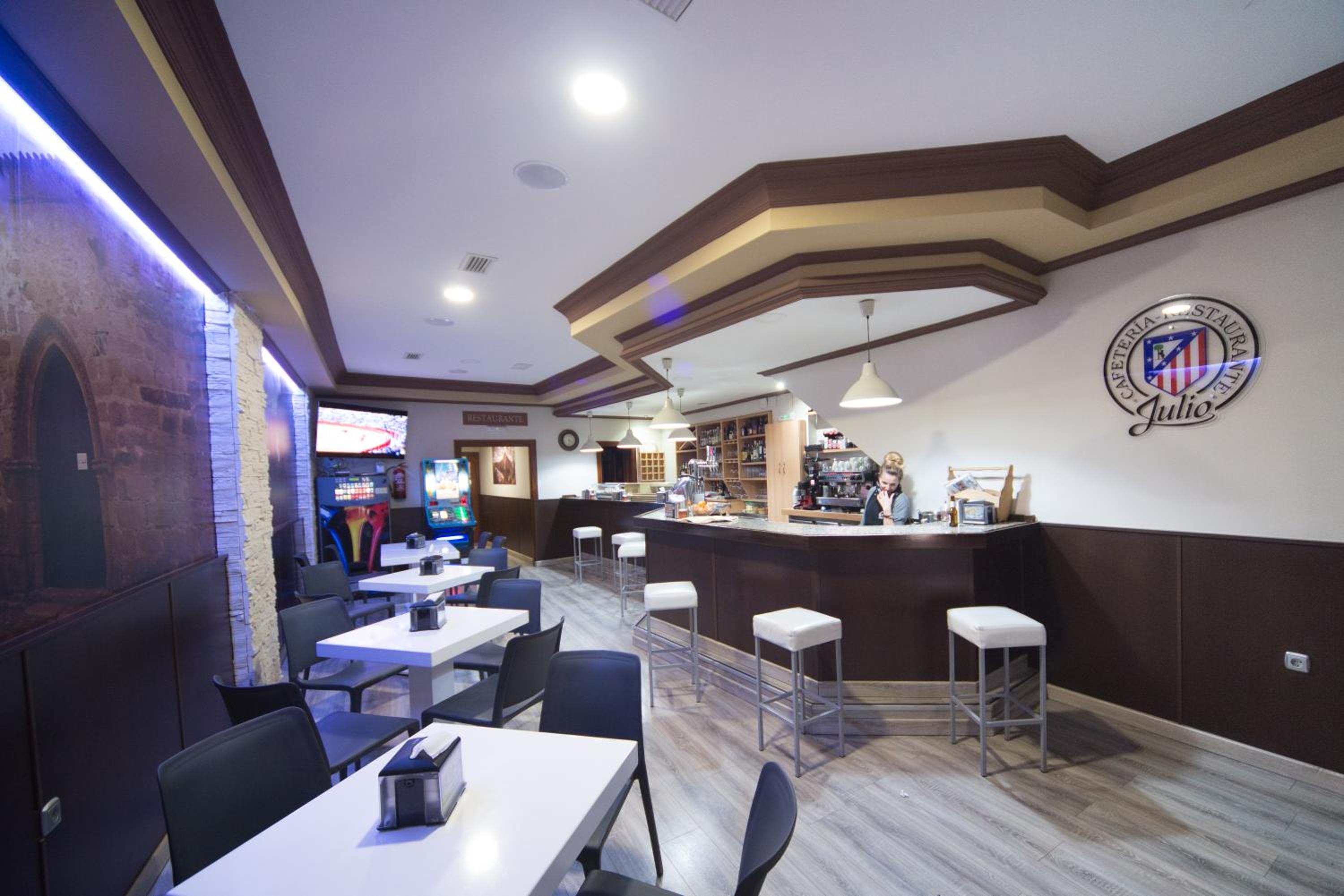 Hostal Julio en Trujillo — dining