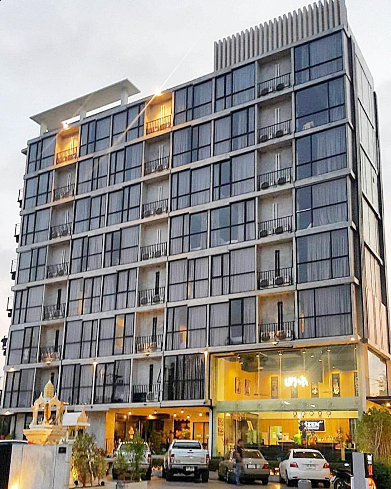 Hotel Izen Plus Budget Hotel & Residence - Image 1