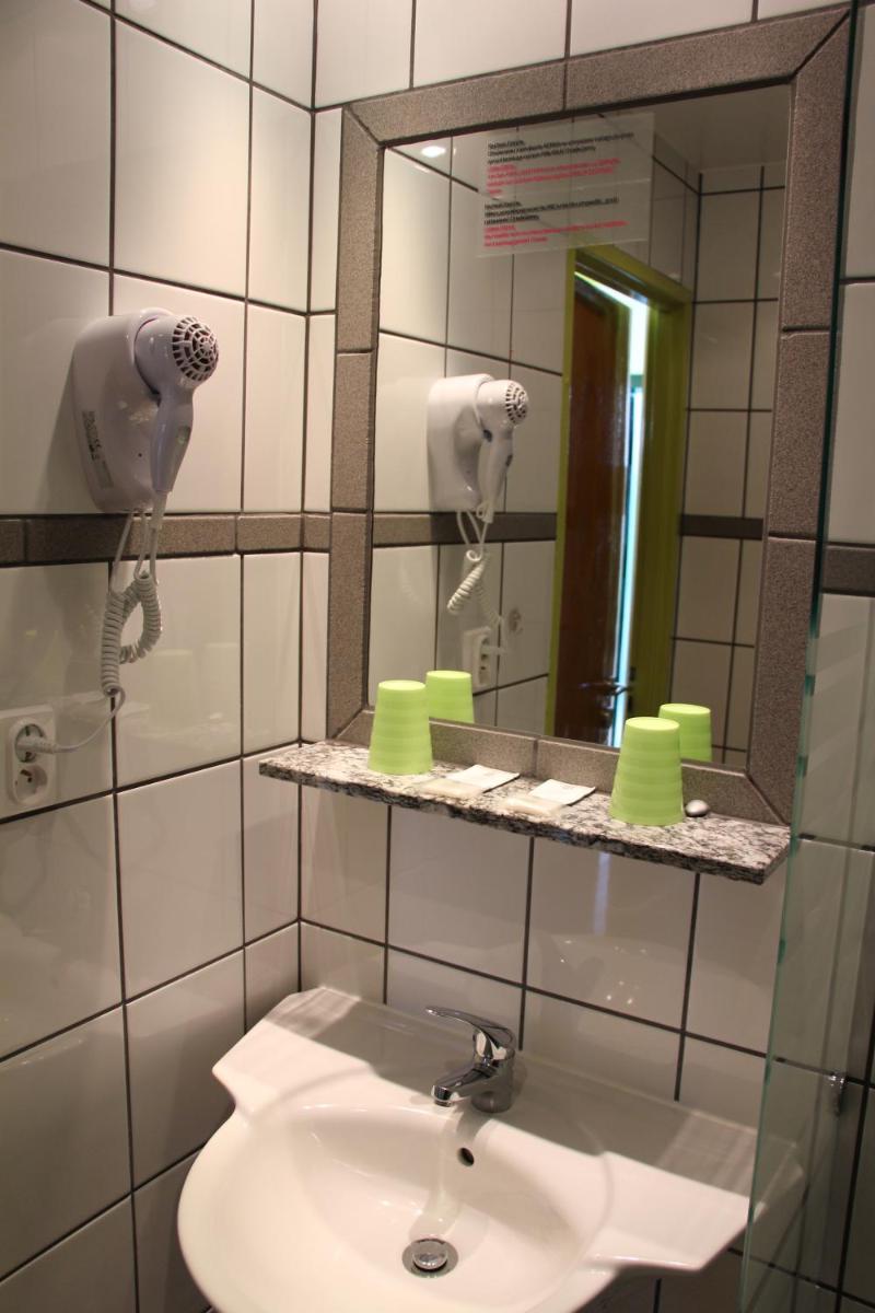 Photo 42