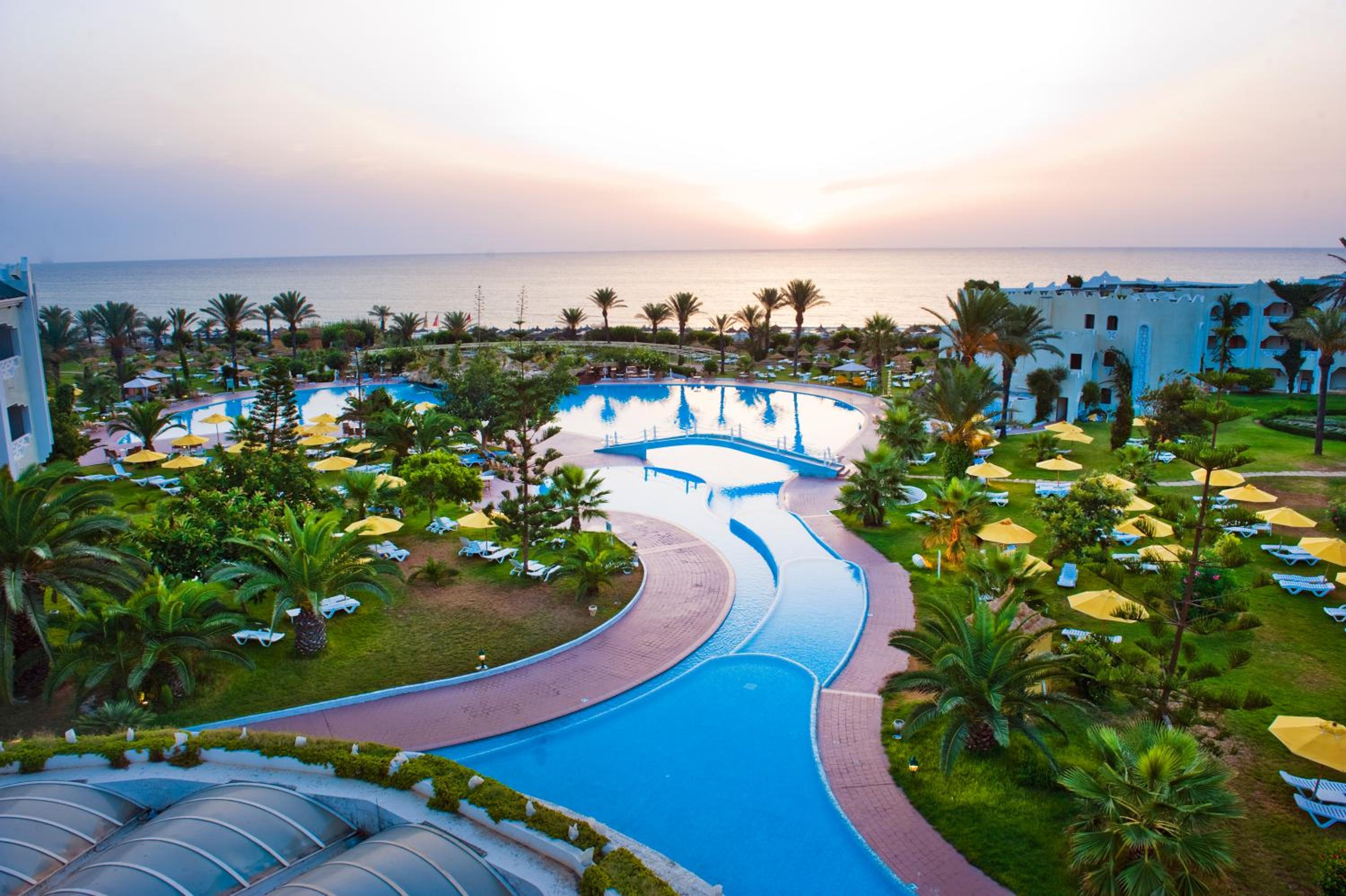 Hotel Mahdia Beach & Aqua Park - Image 1