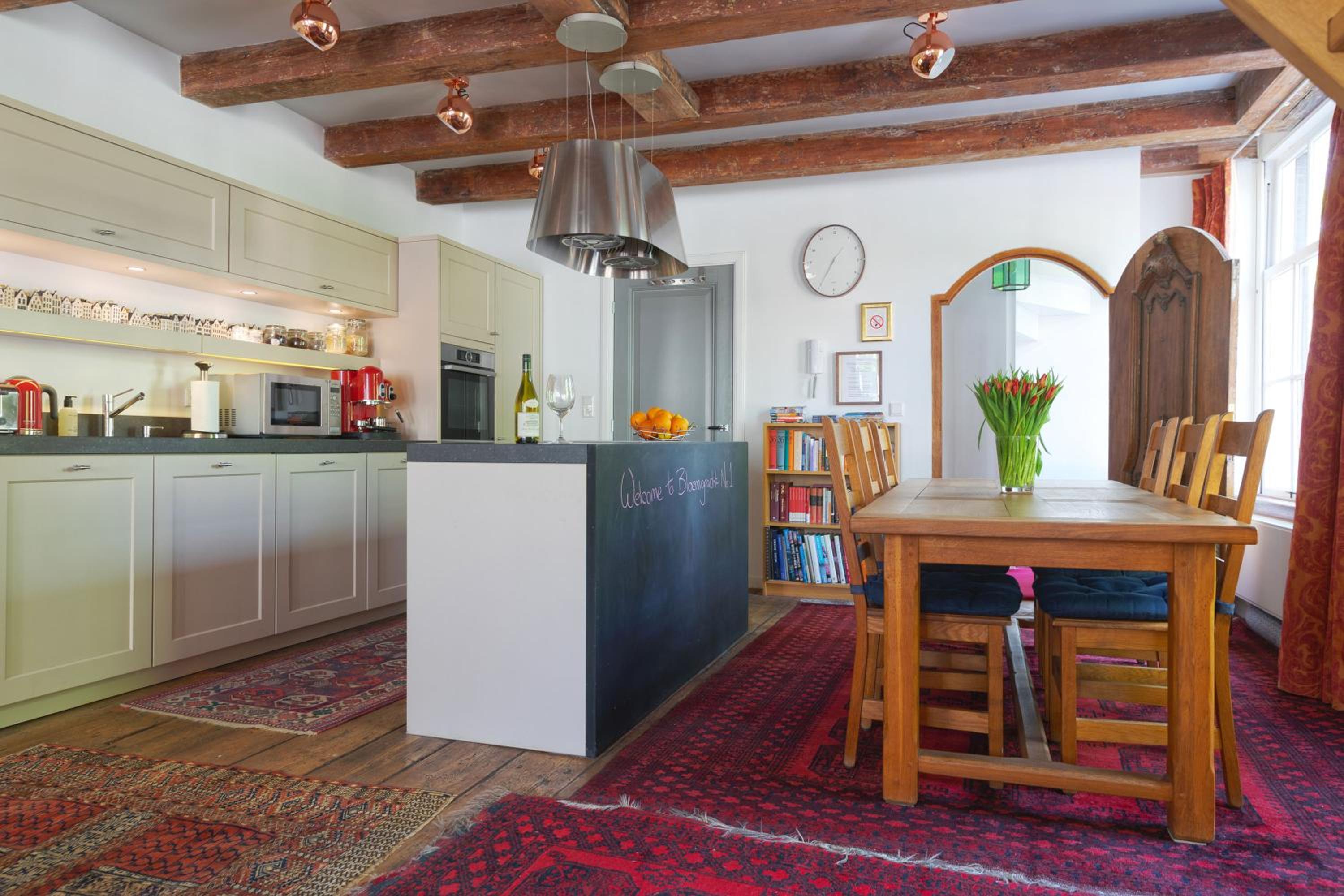 Former Rembrandt workshop two bedroom B&B