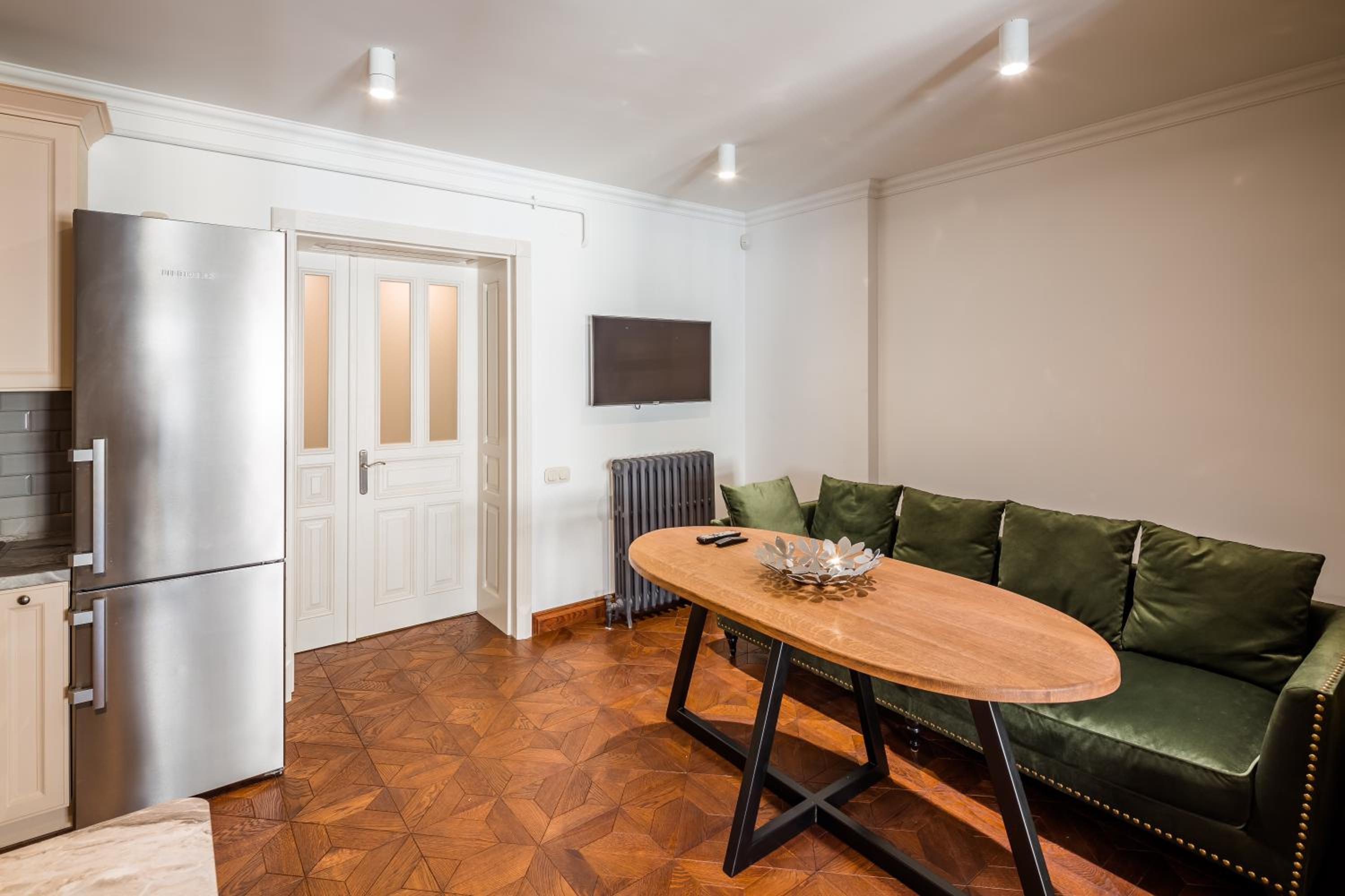 Romari apartment площа Ринок 18 view 3