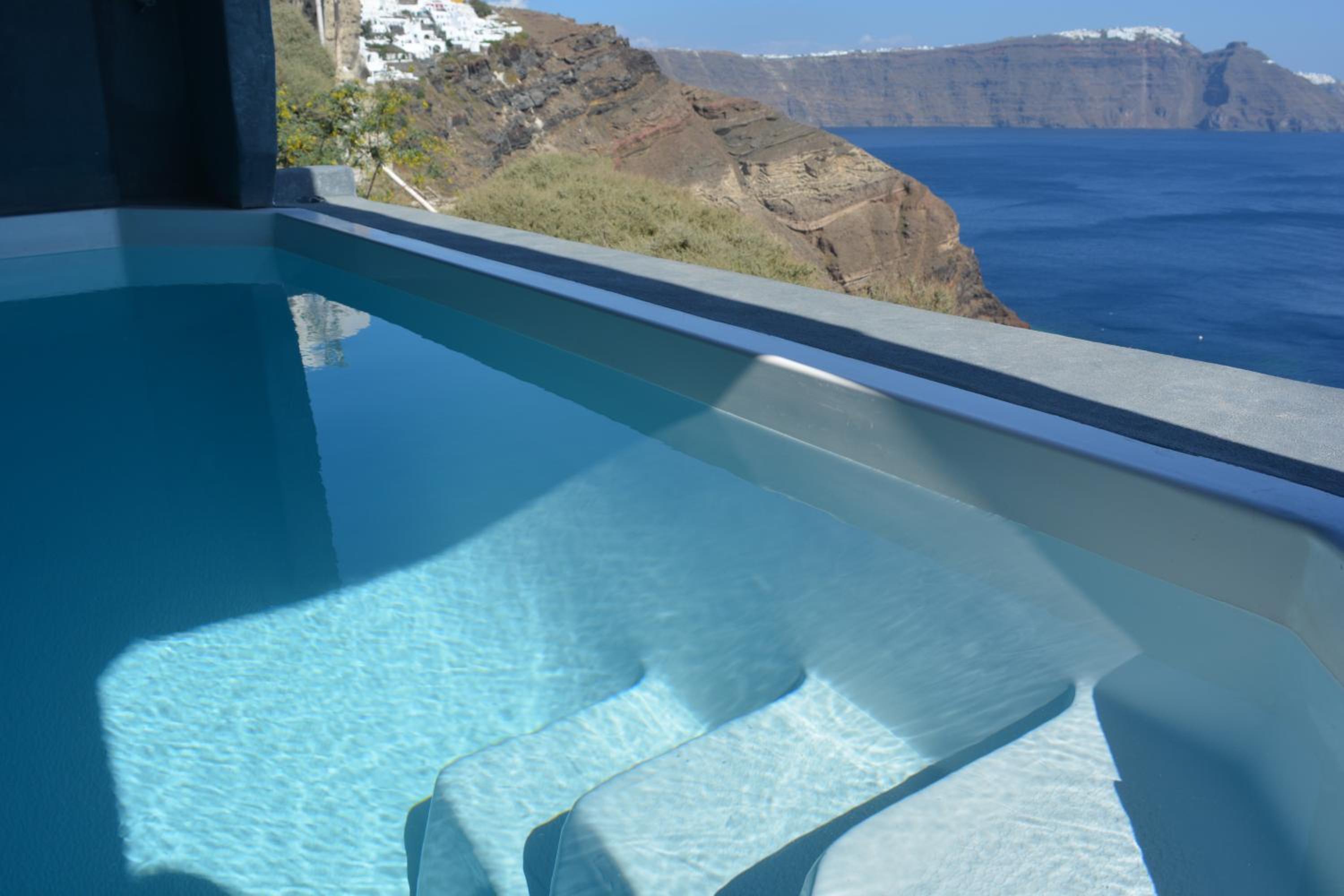Oia Vacations - White Pearl Villas - Property Image 6
