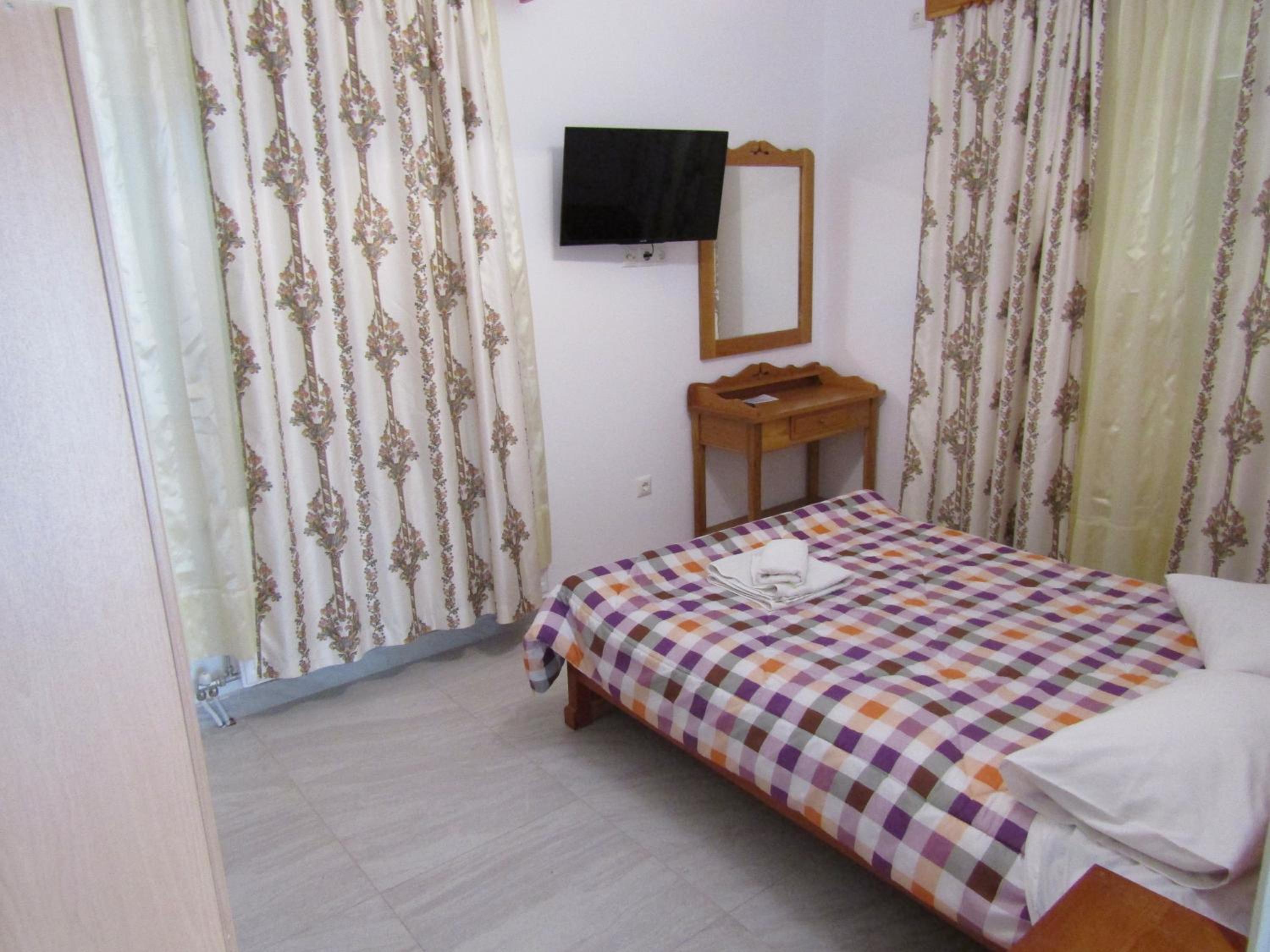 Hotel Perissa en Perissa — hotel room