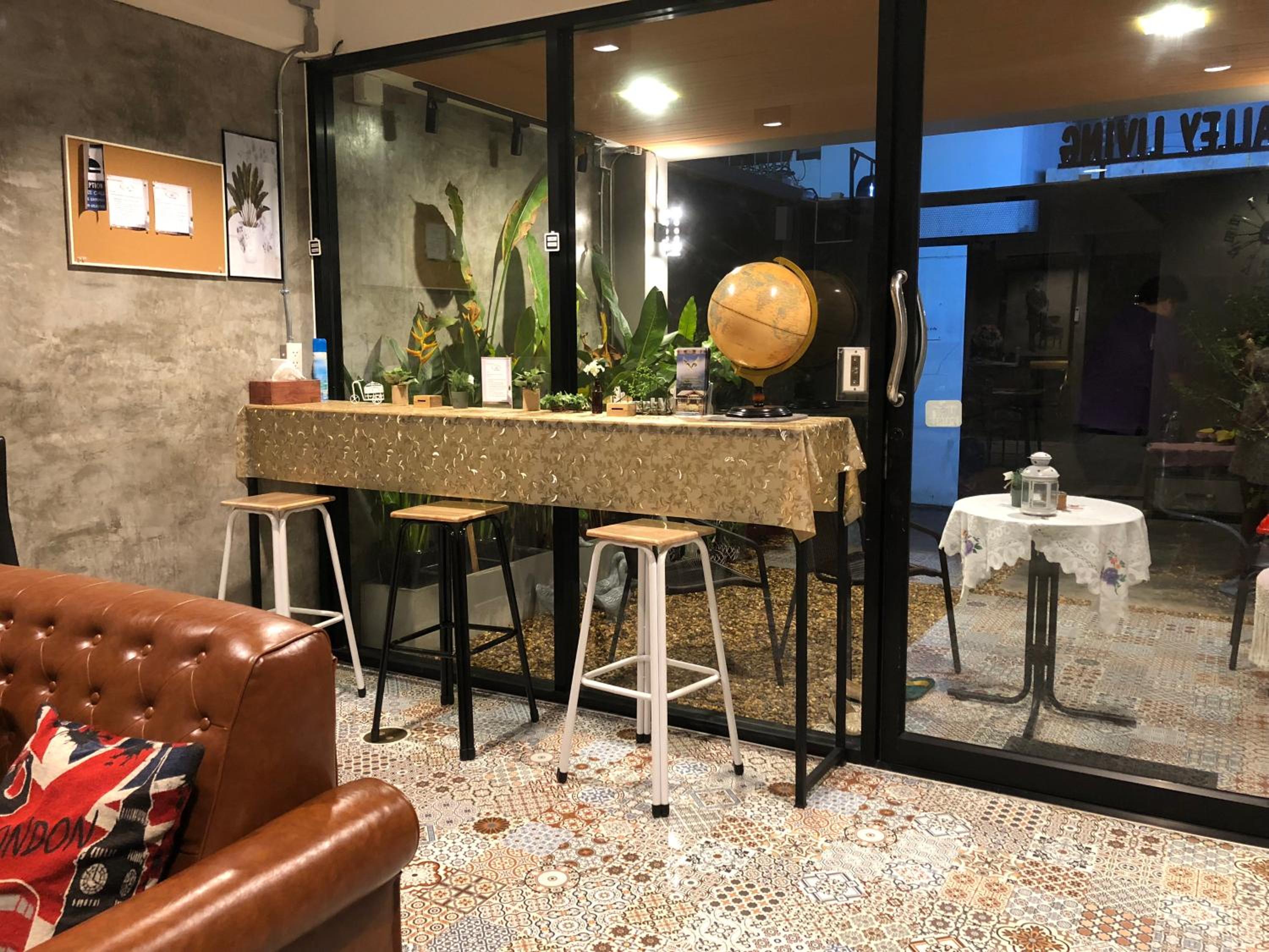 Alley living rama8