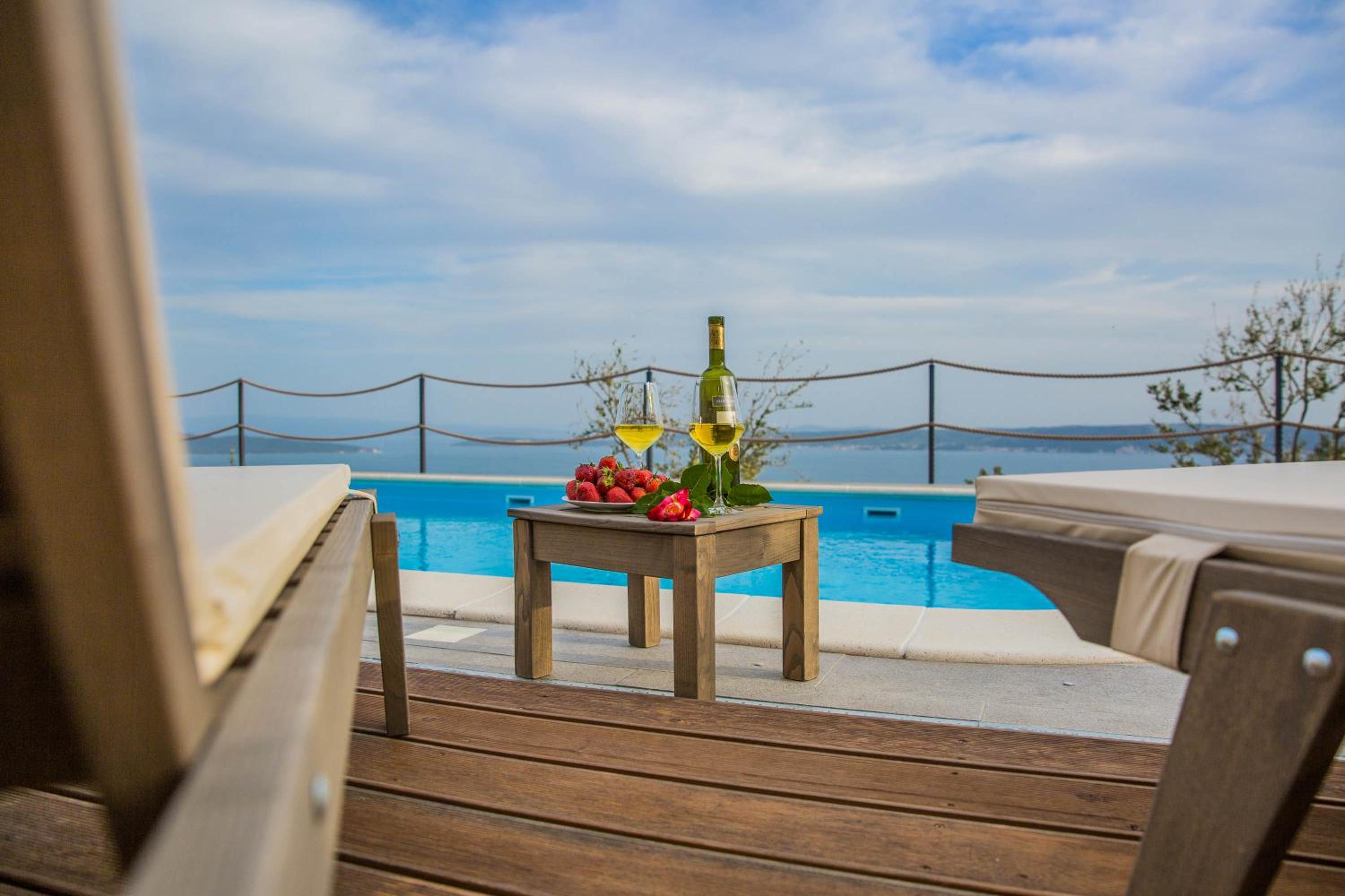 Villa Blue Hill view 5
