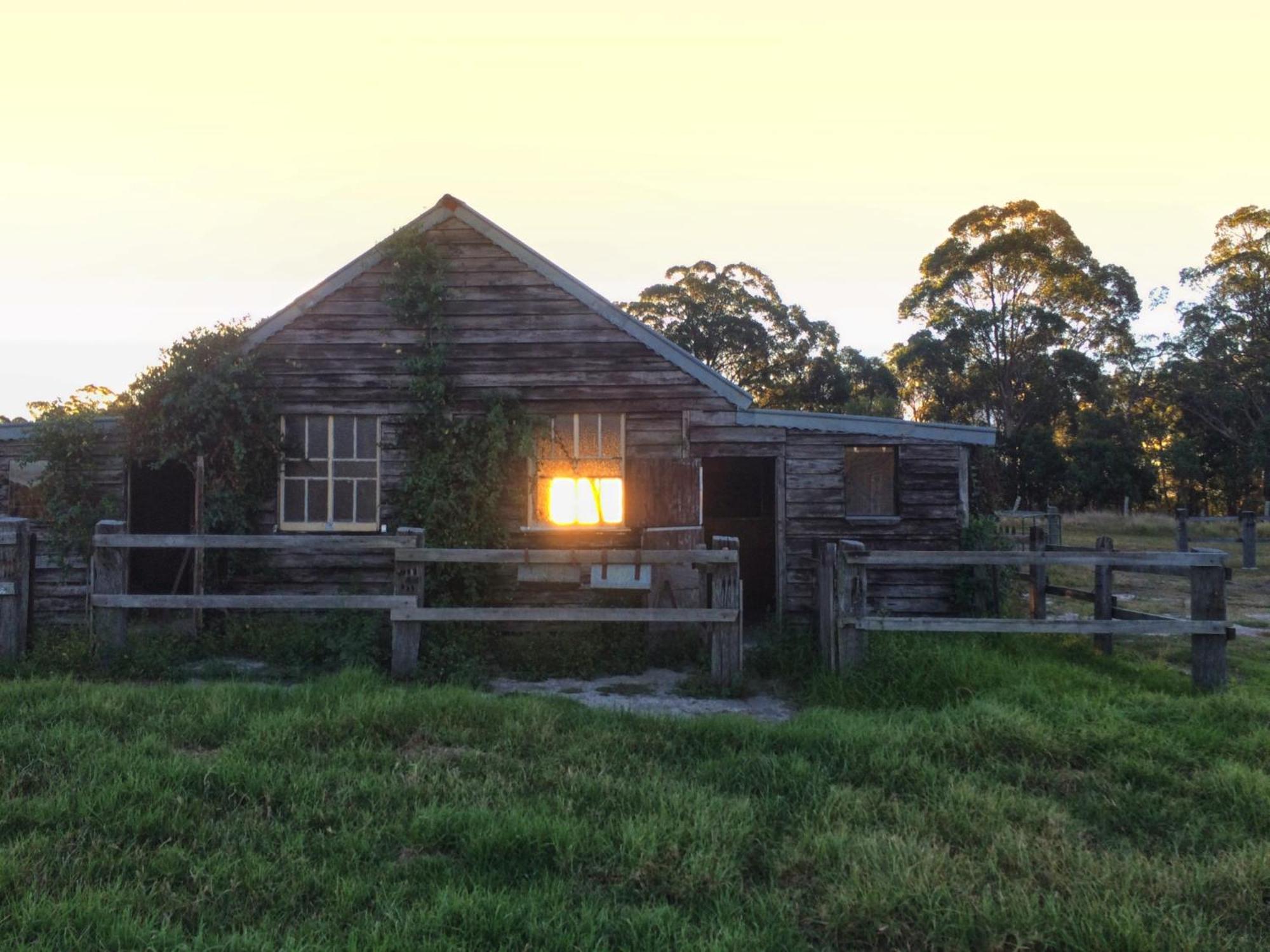 Straw House Farm - STANTHORPE