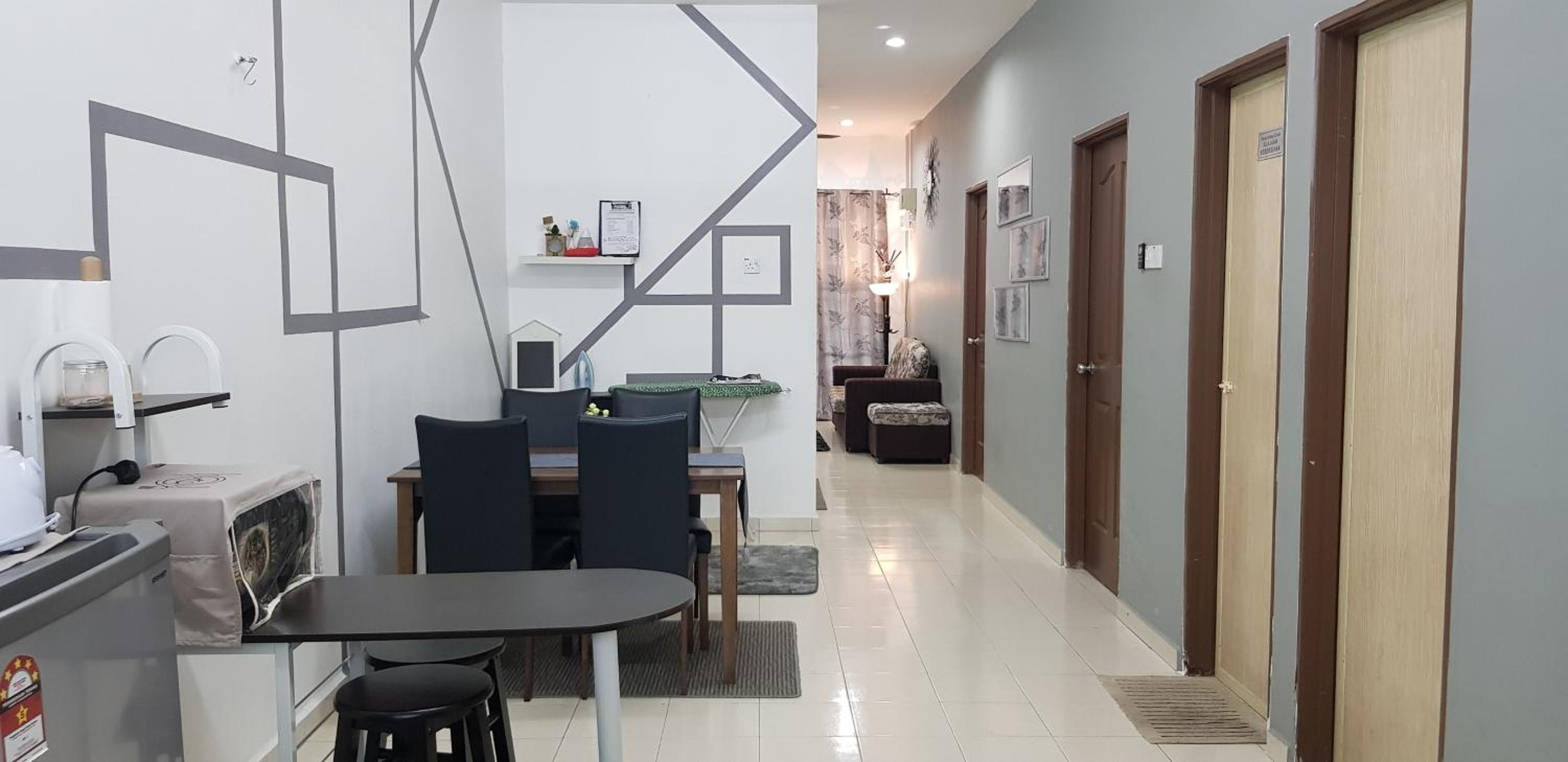 Fahaz Lumut Homestay