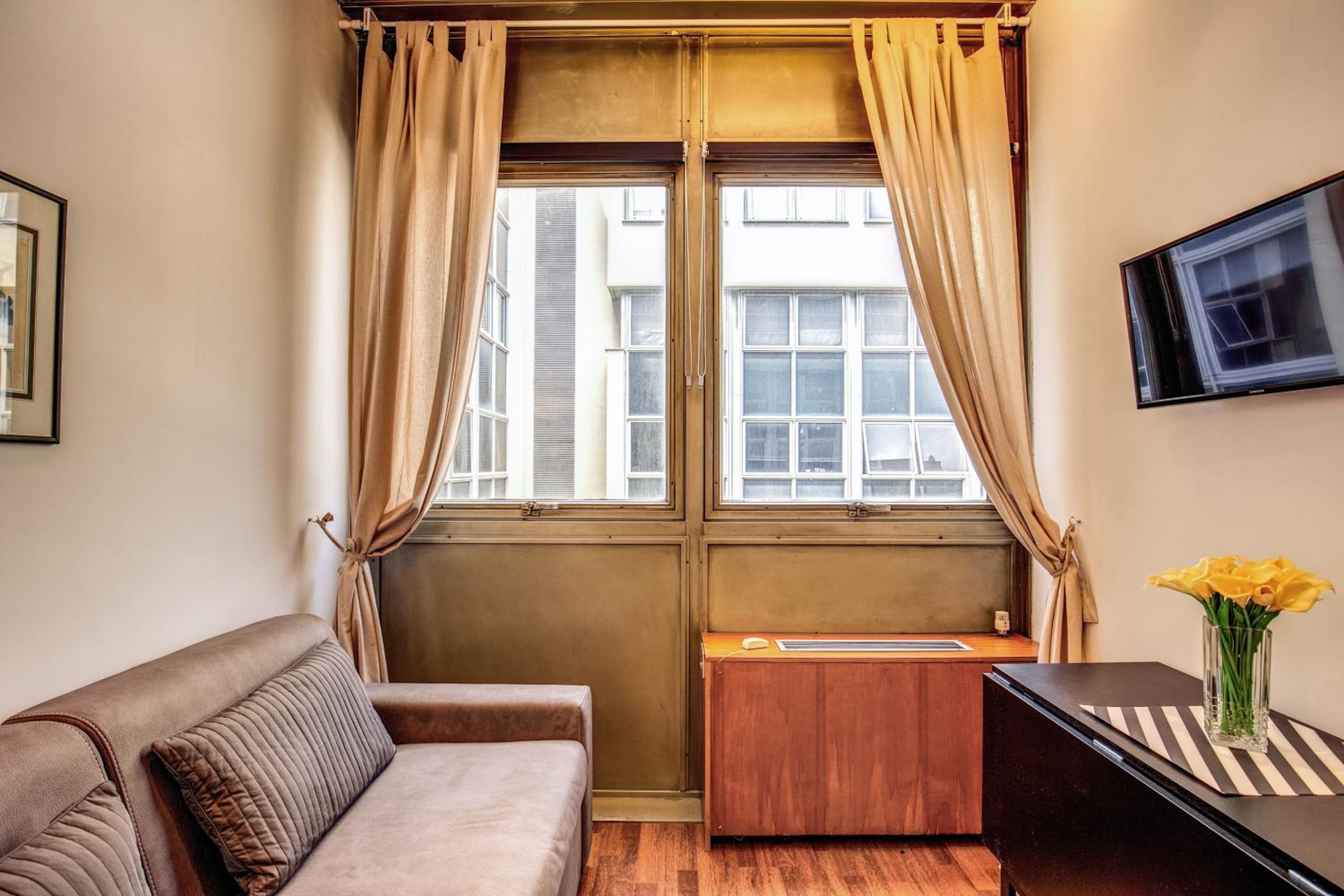 M&L Apartments - Ardesia Colosseo