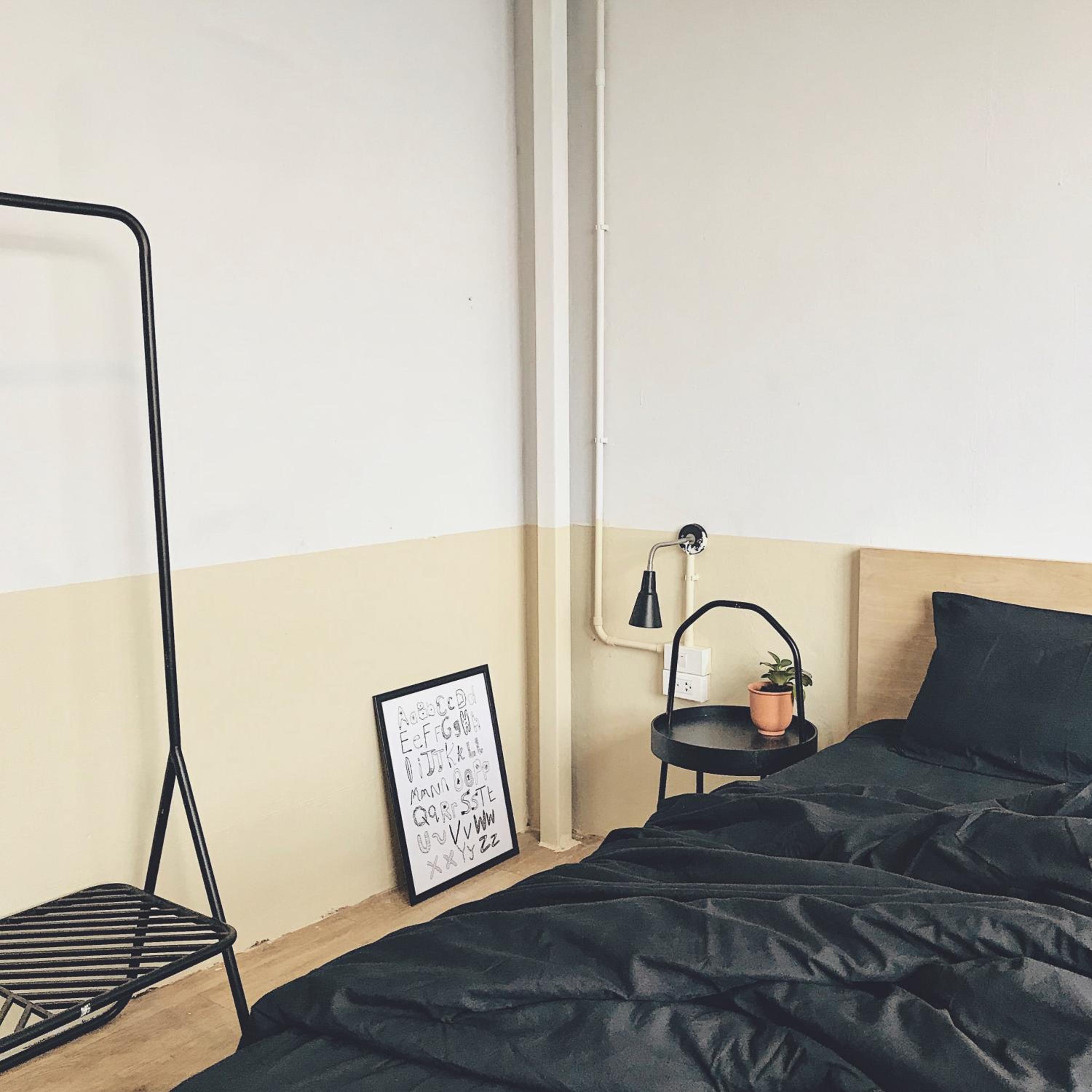 Beige Poshtels + Netflix