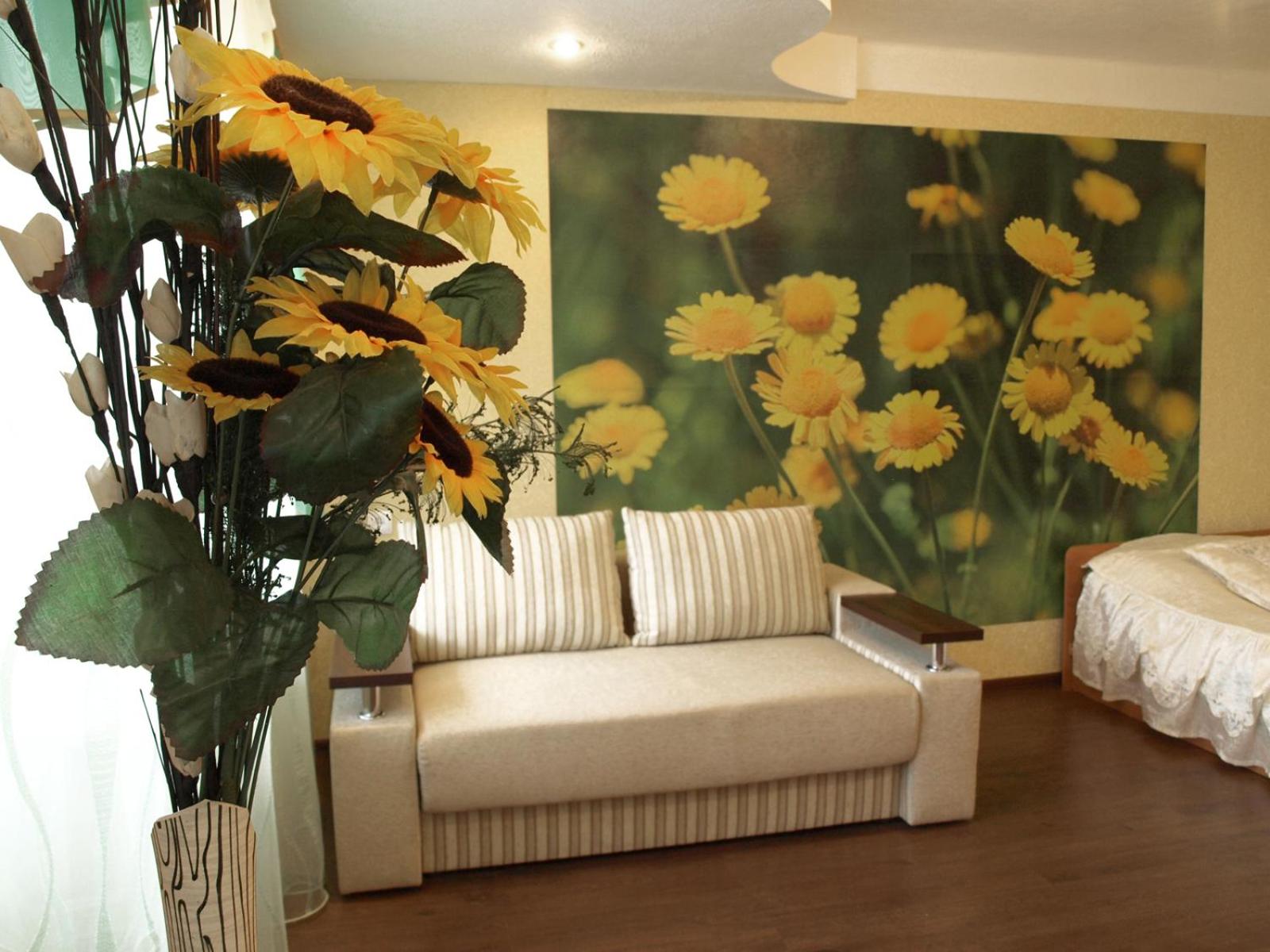 Квартира на проспекте Александра Поля с ромашками (Apartment on the Oleksandra Polia avenue with chamomiles) view 5