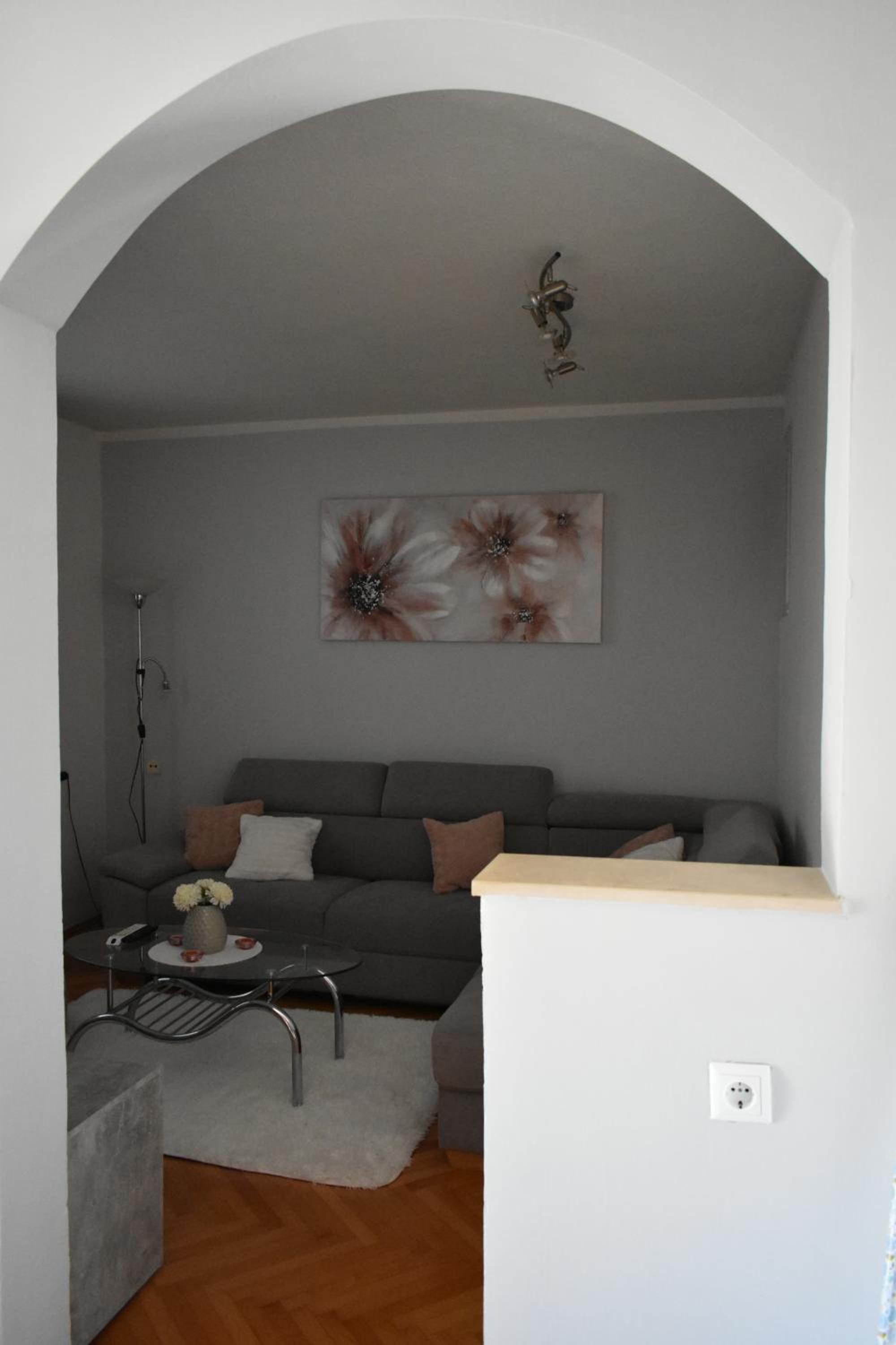 Apartment Sunshine near bridge