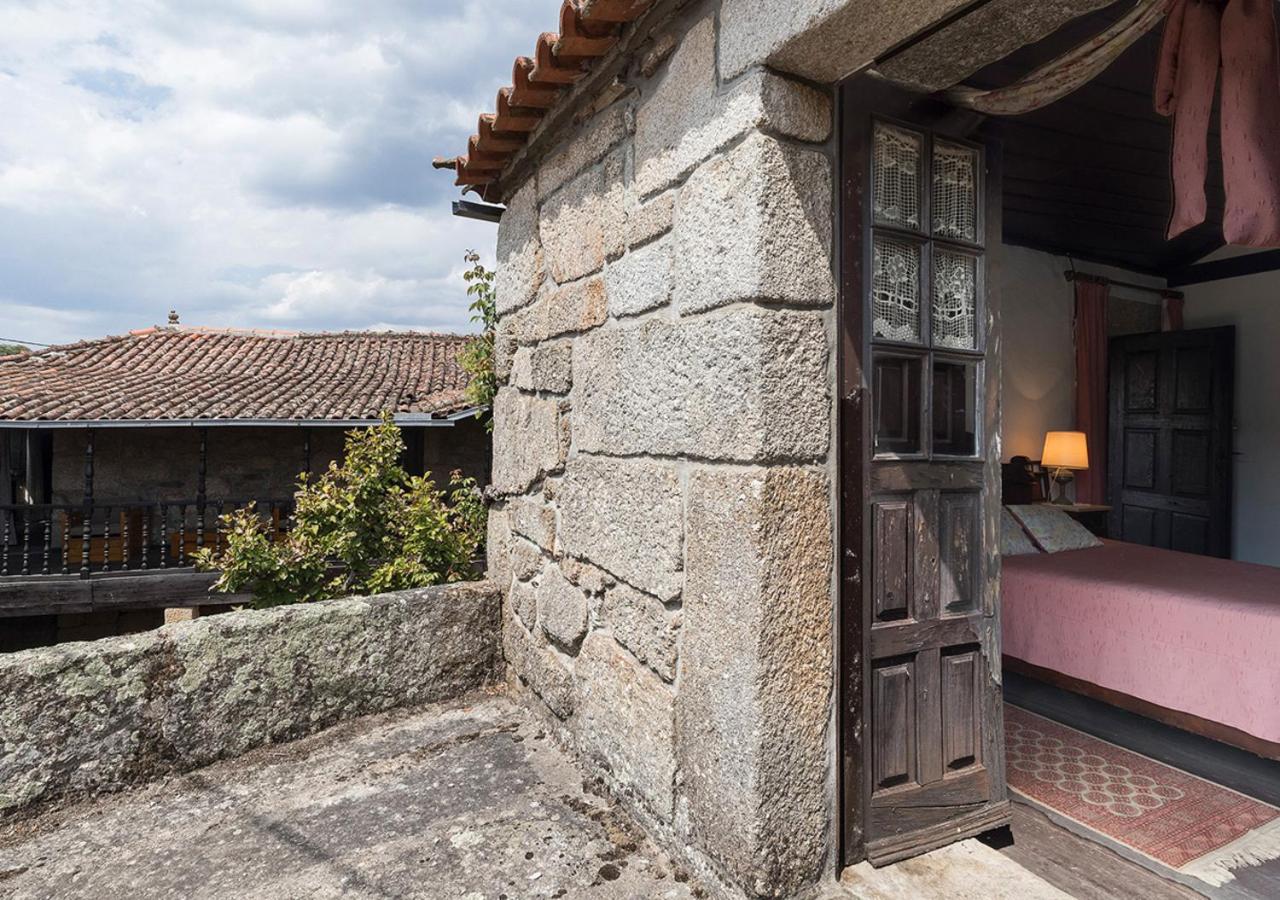 Casas de Selhariz view 5