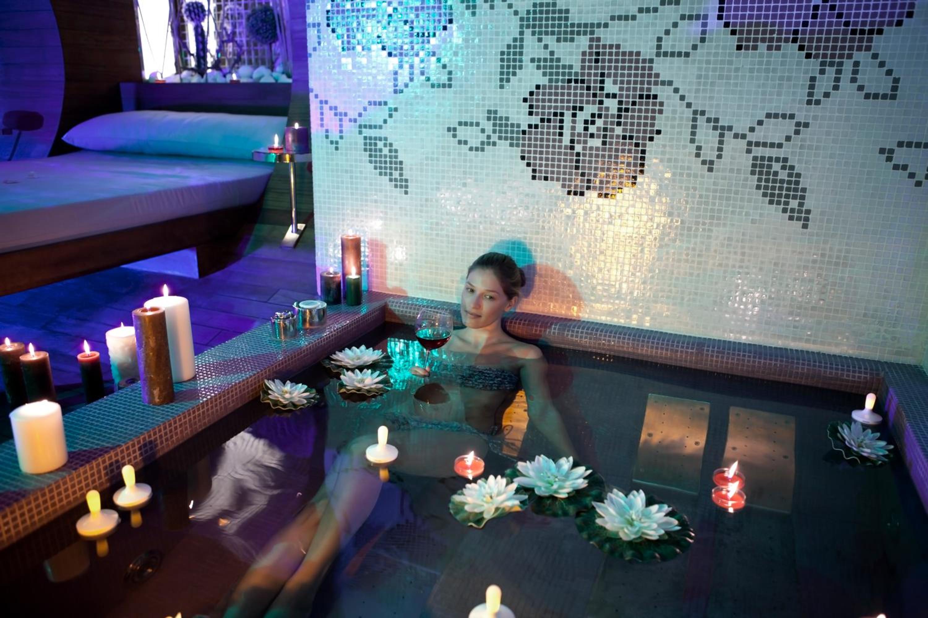 Taba Luxury Suites and Hotel - Image 29