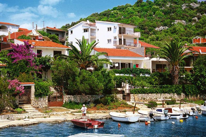 Astramaris Apartments