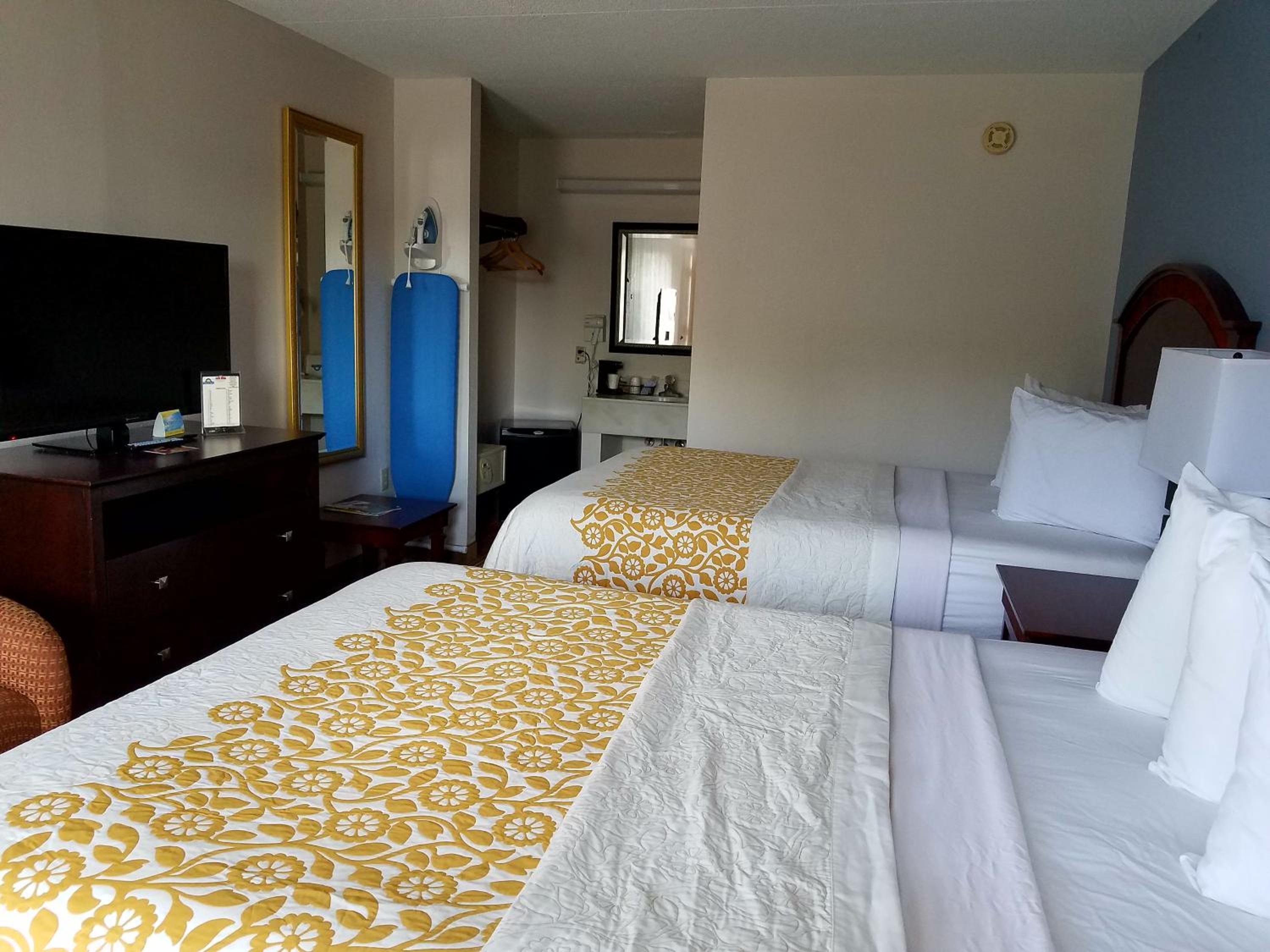 Richmond Vacations - Days Inn by Wyndham Richmond - Property Image 8