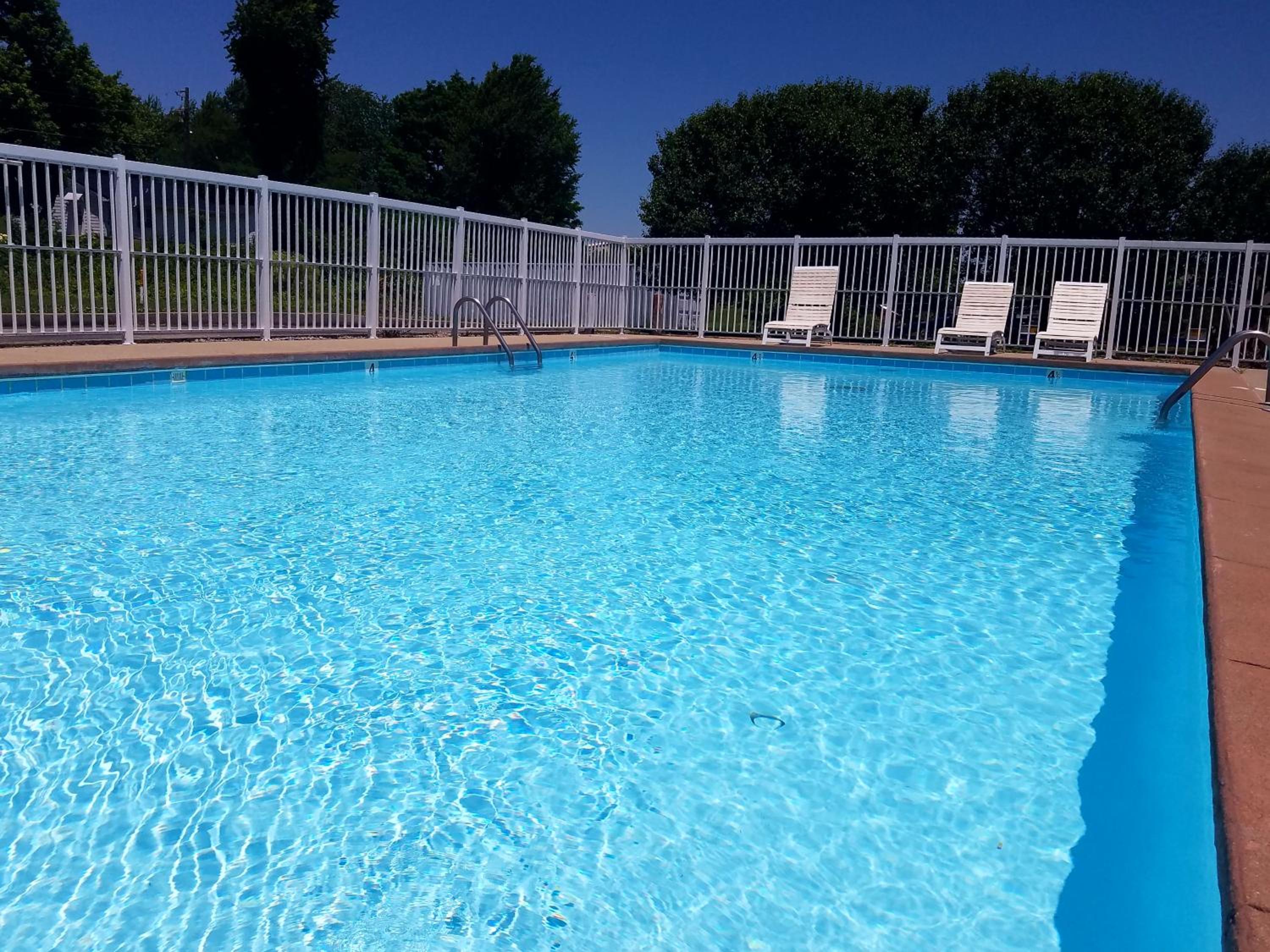 Richmond Vacations - Days Inn by Wyndham Richmond - Property Image 37